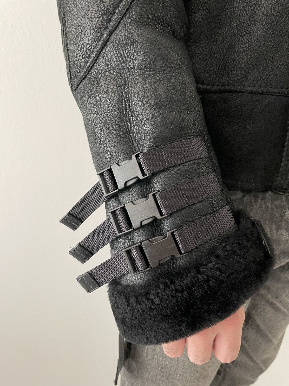 Dior × Hedi Slimane AW2007 “Navigate” shearling leather bondage archive jacket Size US M / EU 48-50 / 2 - 8 Thumbnail