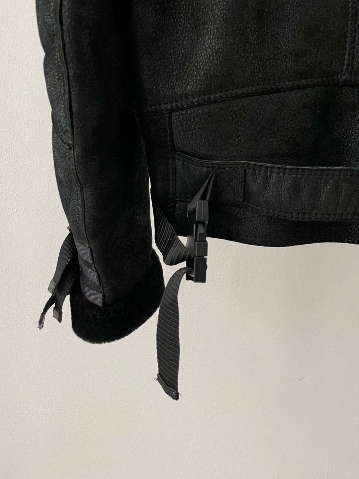 Dior × Hedi Slimane AW2007 “Navigate” shearling leather bondage archive jacket Size US M / EU 48-50 / 2 - 16 Thumbnail