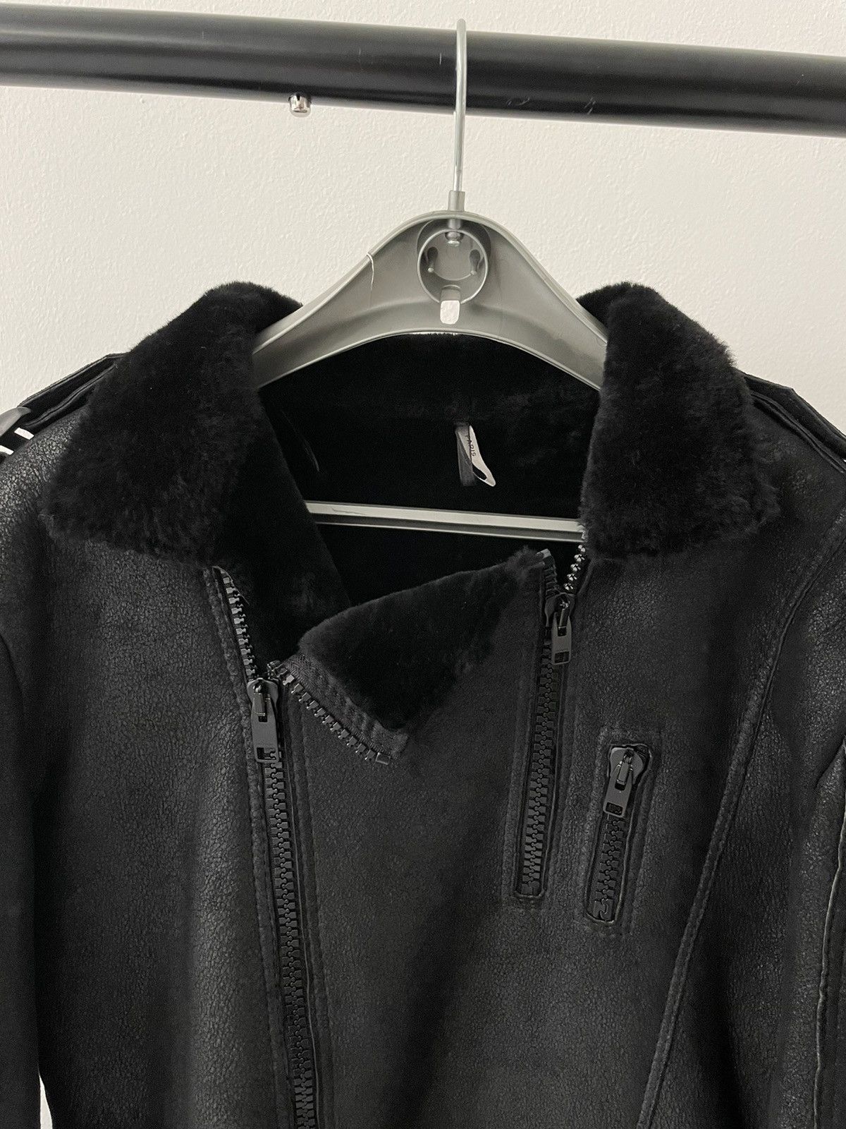 Dior × Hedi Slimane AW2007 “Navigate” shearling leather bondage archive jacket Size US M / EU 48-50 / 2 - 13 Thumbnail