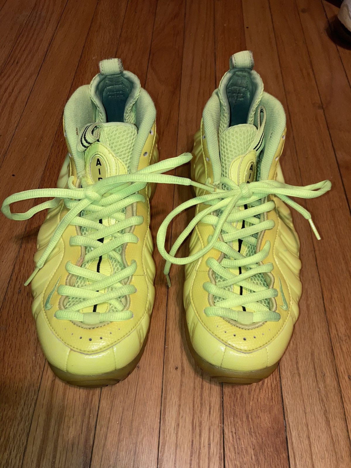 Nike Nike Foamposites “ Volt “ Size US 9.5 / EU 42-43 - 2 Thumbnail