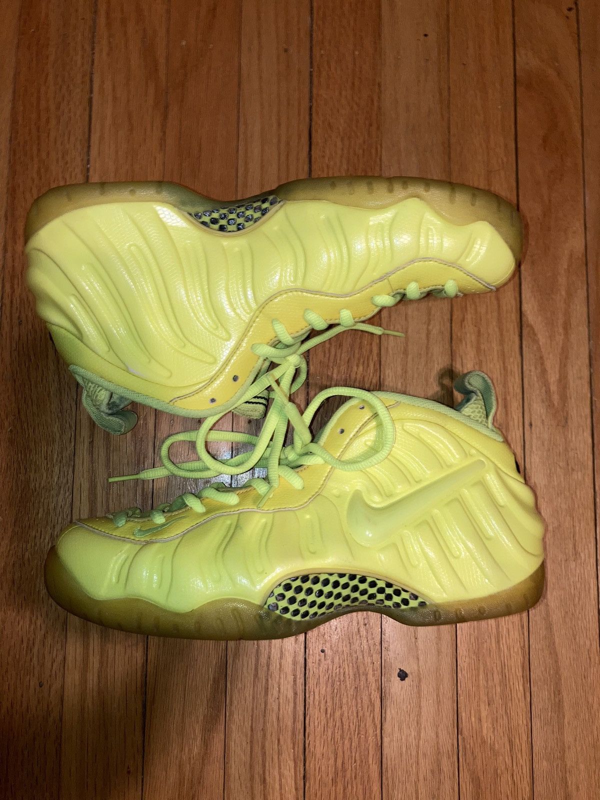 Nike Nike Foamposites “ Volt “ Size US 9.5 / EU 42-43 - 3 Thumbnail