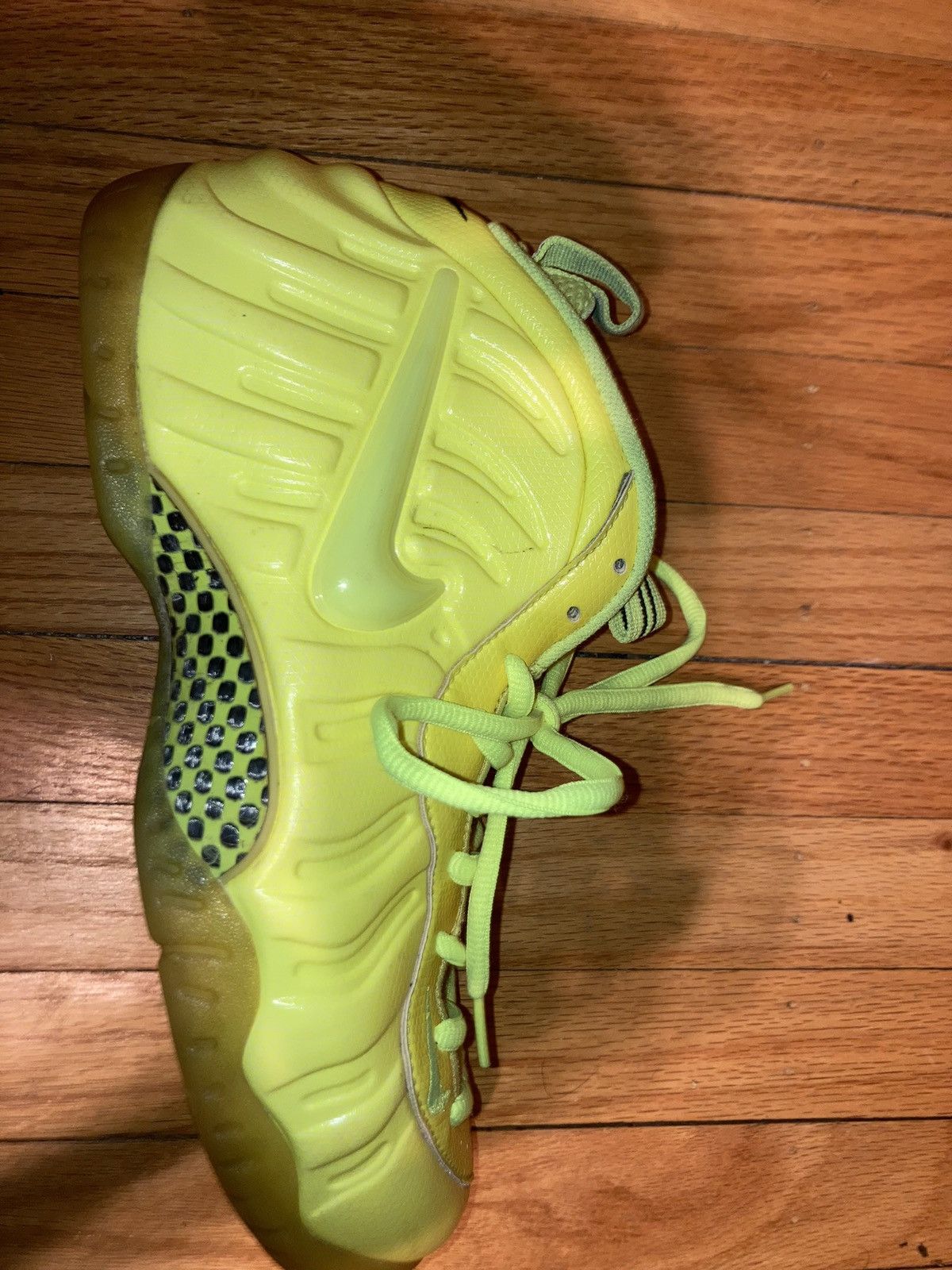 Nike Nike Foamposites “ Volt “ Size US 9.5 / EU 42-43 - 5 Thumbnail