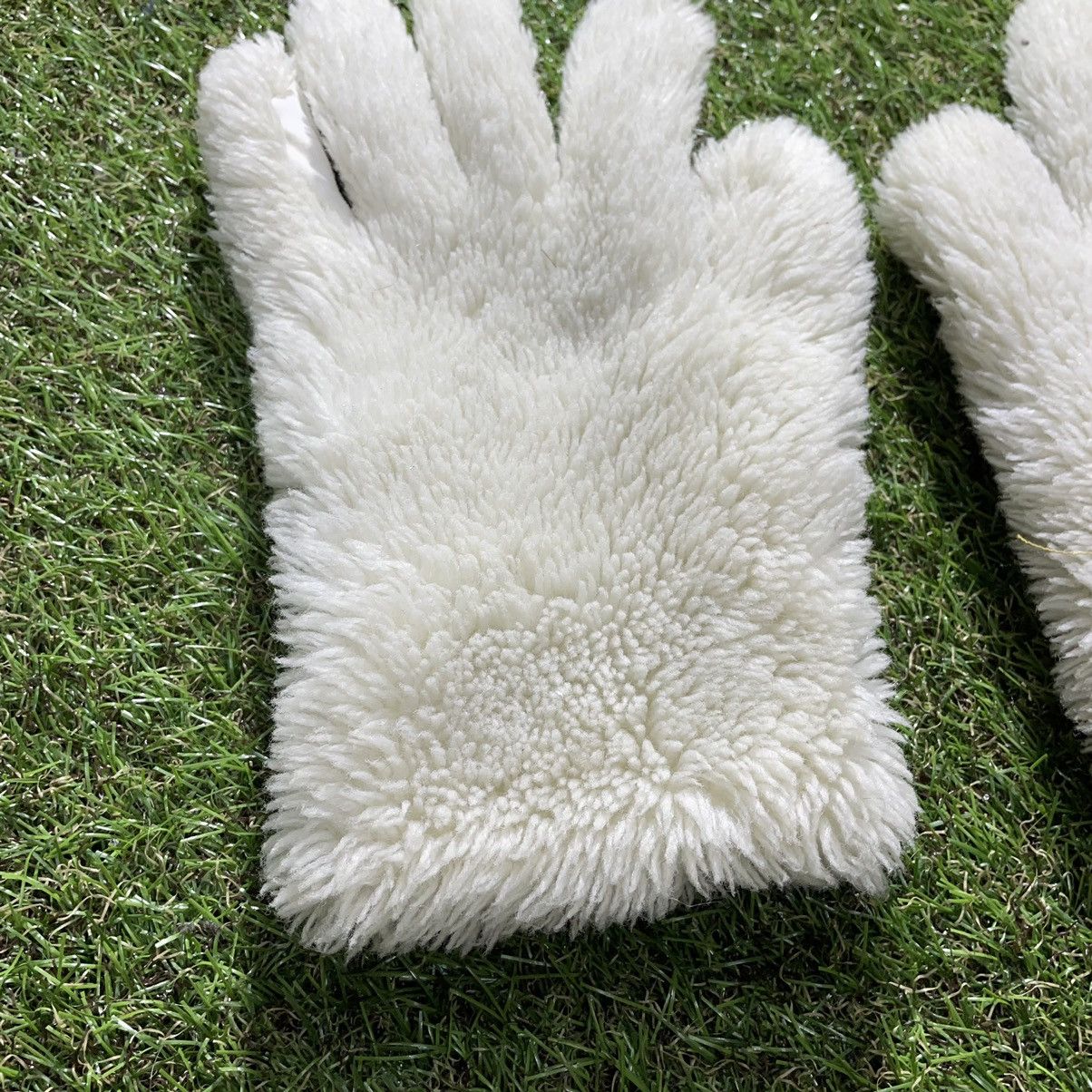 Vintage Vintage 90s Mohair Fuzzy Gloves Yeti Cream Blokecore Logo OS Size ONE SIZE - 2 Thumbnail