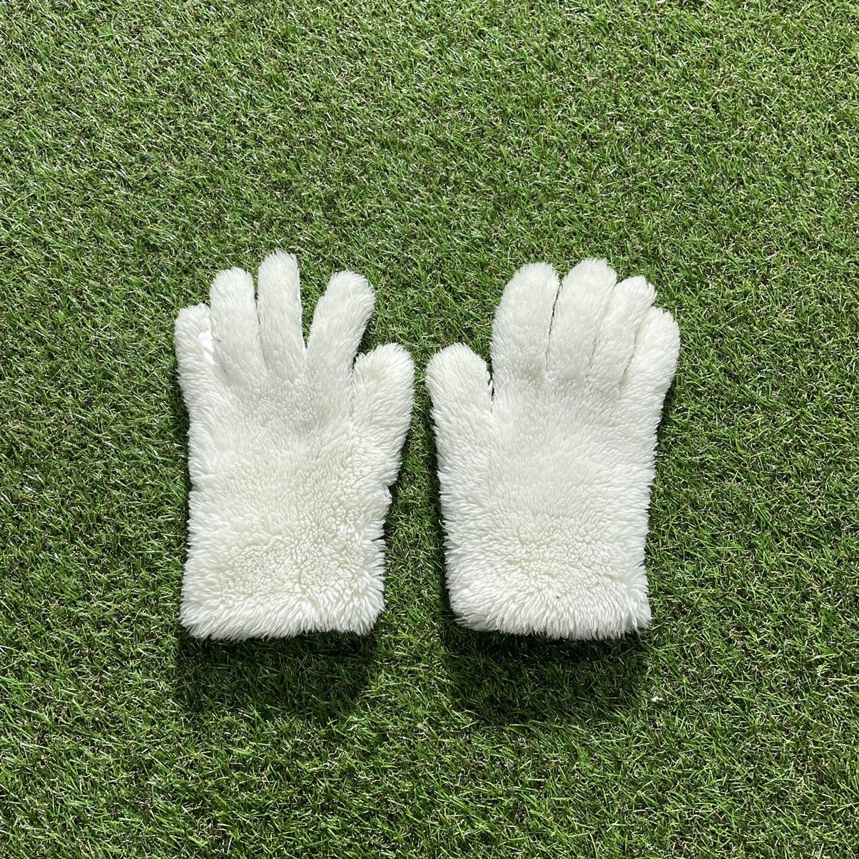 Vintage Vintage 90s Mohair Fuzzy Gloves Yeti Cream Blokecore Logo OS Size ONE SIZE - 1 Thumbnail