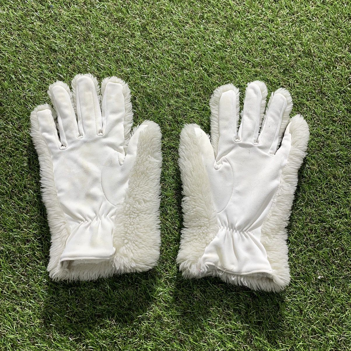 Vintage Vintage 90s Mohair Fuzzy Gloves Yeti Cream Blokecore Logo OS Size ONE SIZE - 5 Thumbnail