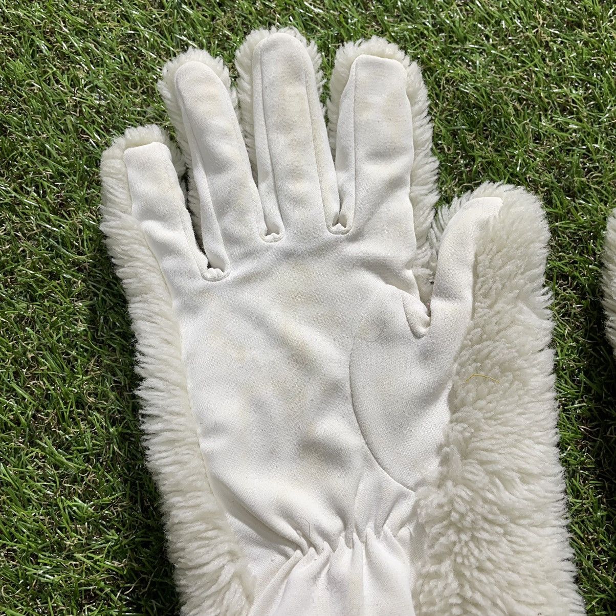 Vintage Vintage 90s Mohair Fuzzy Gloves Yeti Cream Blokecore Logo OS Size ONE SIZE - 6 Thumbnail