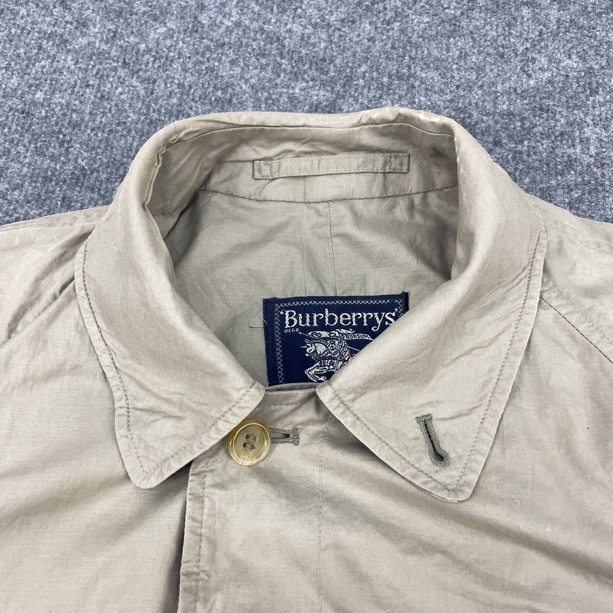 Burberry × Vintage Vintage Burberrys' Distressed Trench Coat Size US M / EU 48-50 / 2 - 4 Thumbnail