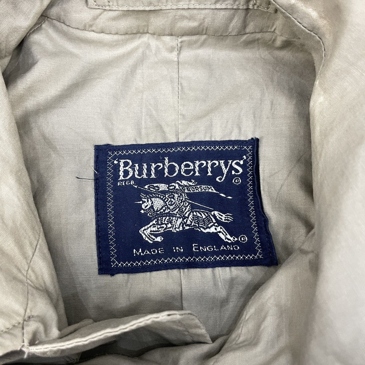 Burberry × Vintage Vintage Burberrys' Distressed Trench Coat Size US M / EU 48-50 / 2 - 6 Thumbnail