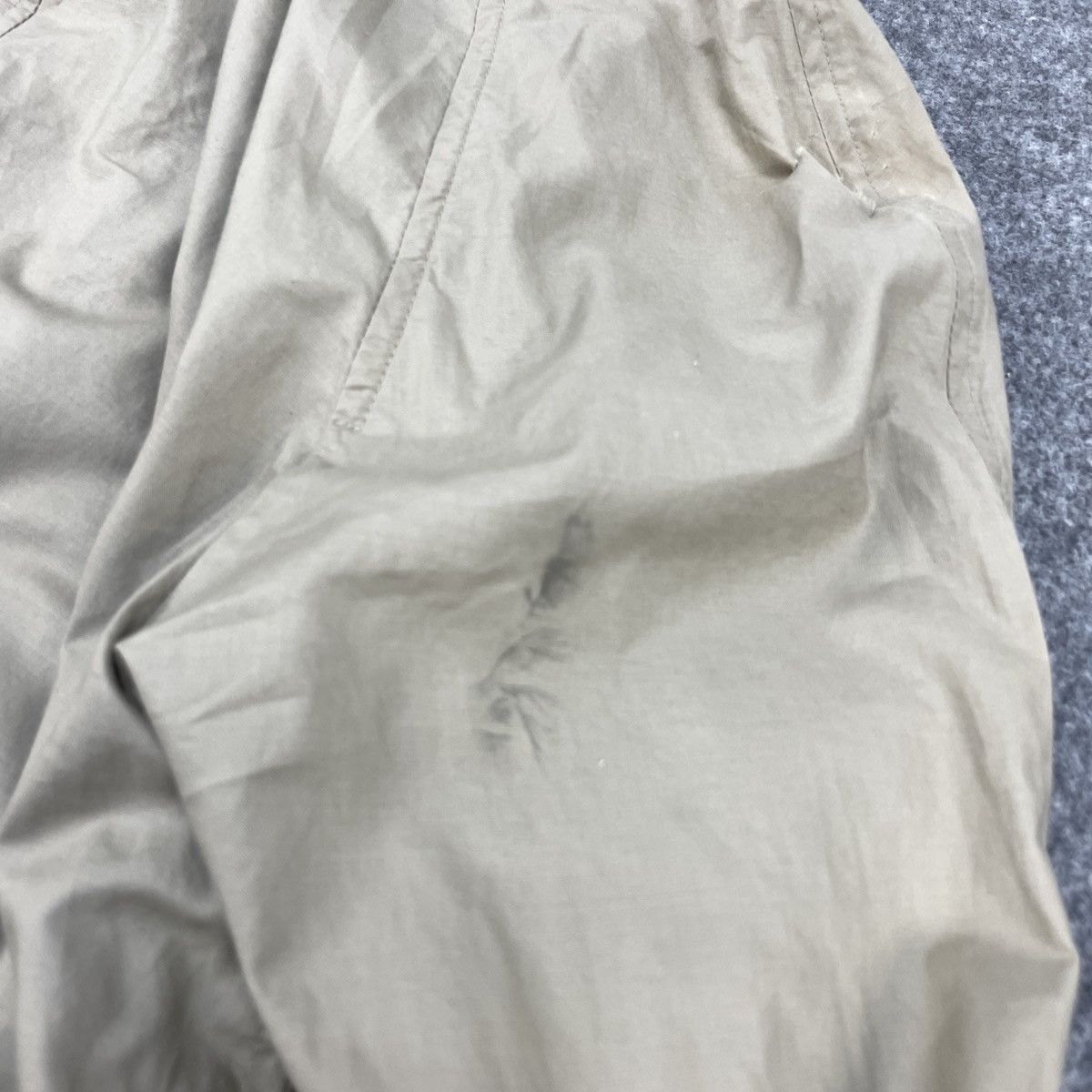 Burberry × Vintage Vintage Burberrys' Distressed Trench Coat Size US M / EU 48-50 / 2 - 13 Thumbnail