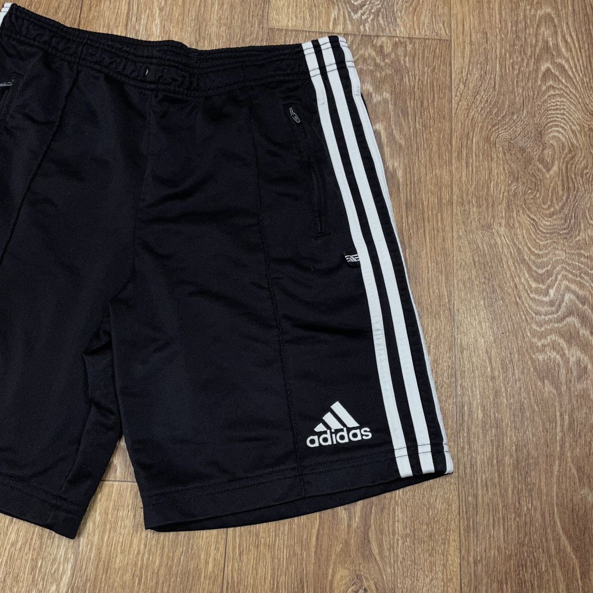 Vintage Vintage Y2K Adidas Striped Nylon Shorts Baggy Streetwear M Size US 32 / EU 48 - 3 Thumbnail