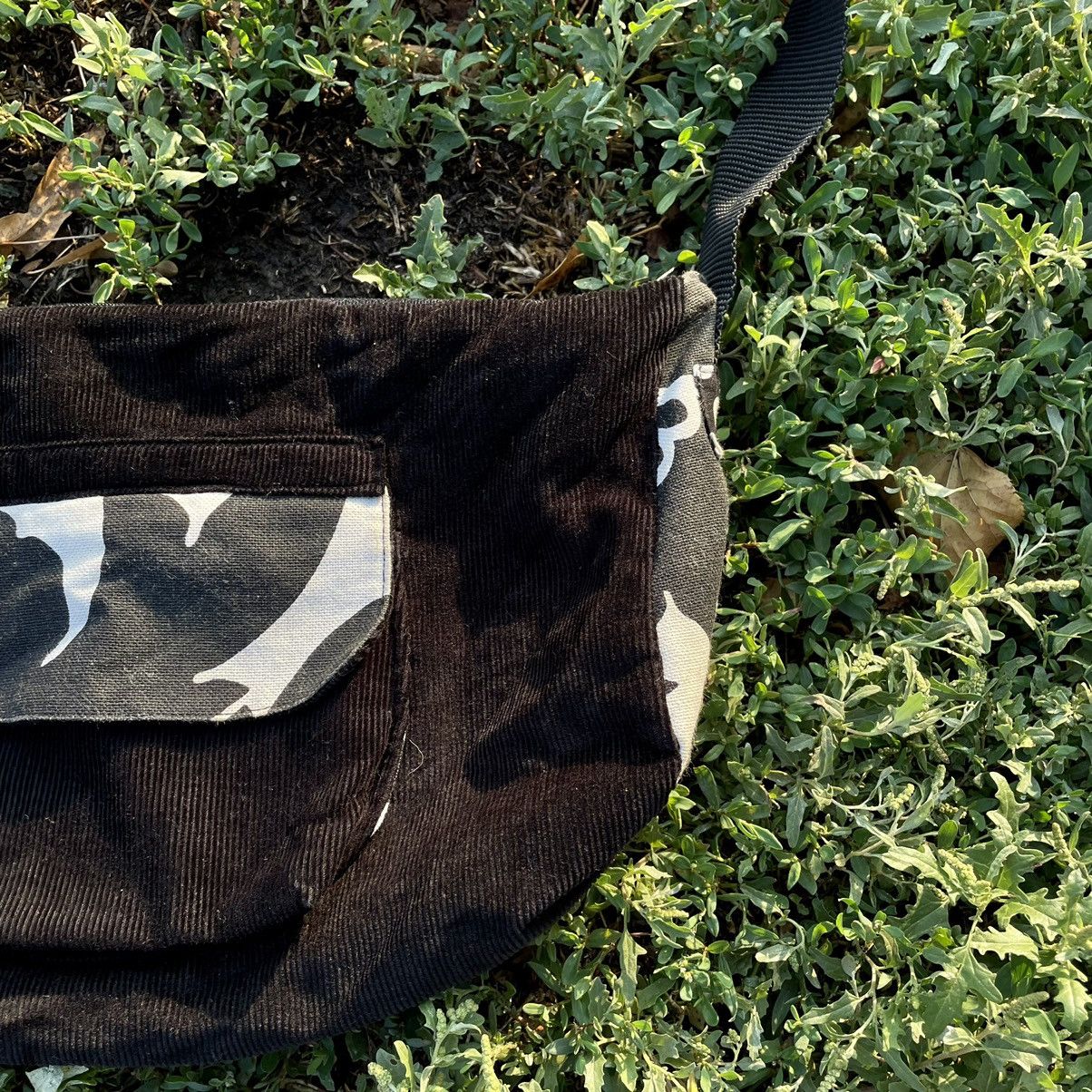 Vintage Vintage Y2K Black Corduroy Crossbody Bag Streetwear Logo OS Size ONE SIZE - 2 Thumbnail