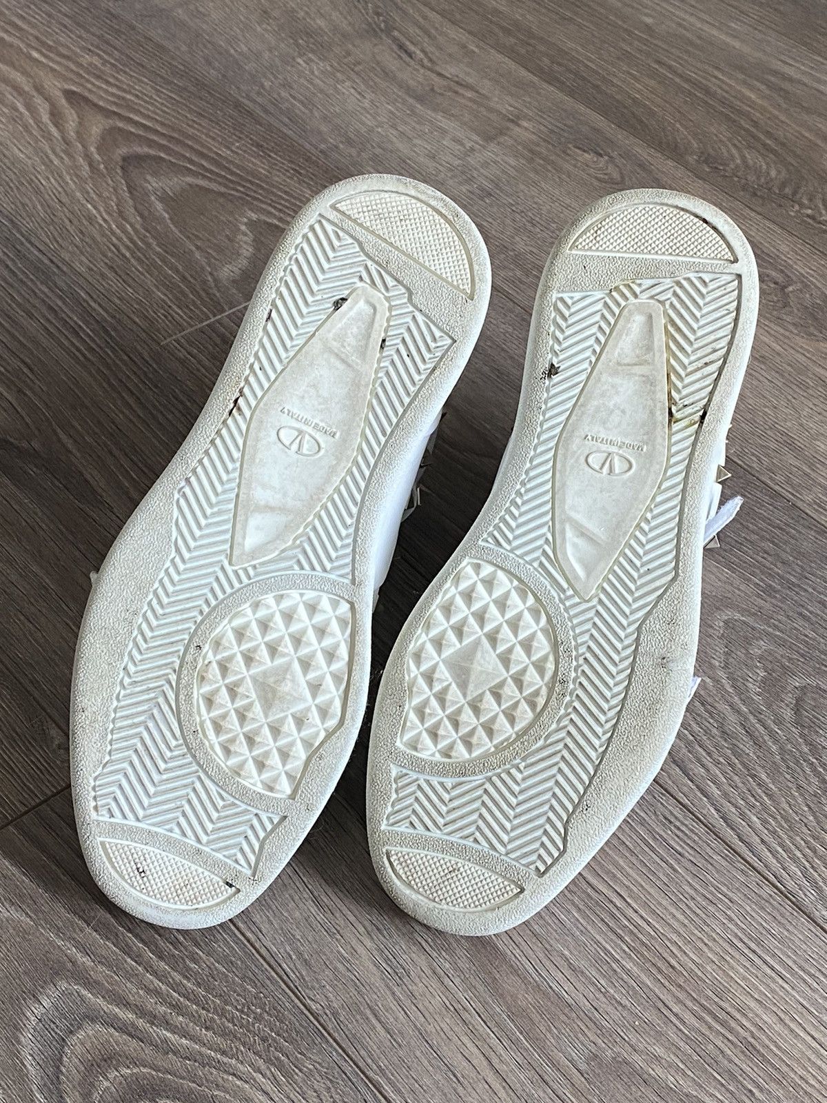 Valentino Valentino White Leather Rockstud Amor High Top Trainers Size US 7 / IT 37 - 16 Thumbnail