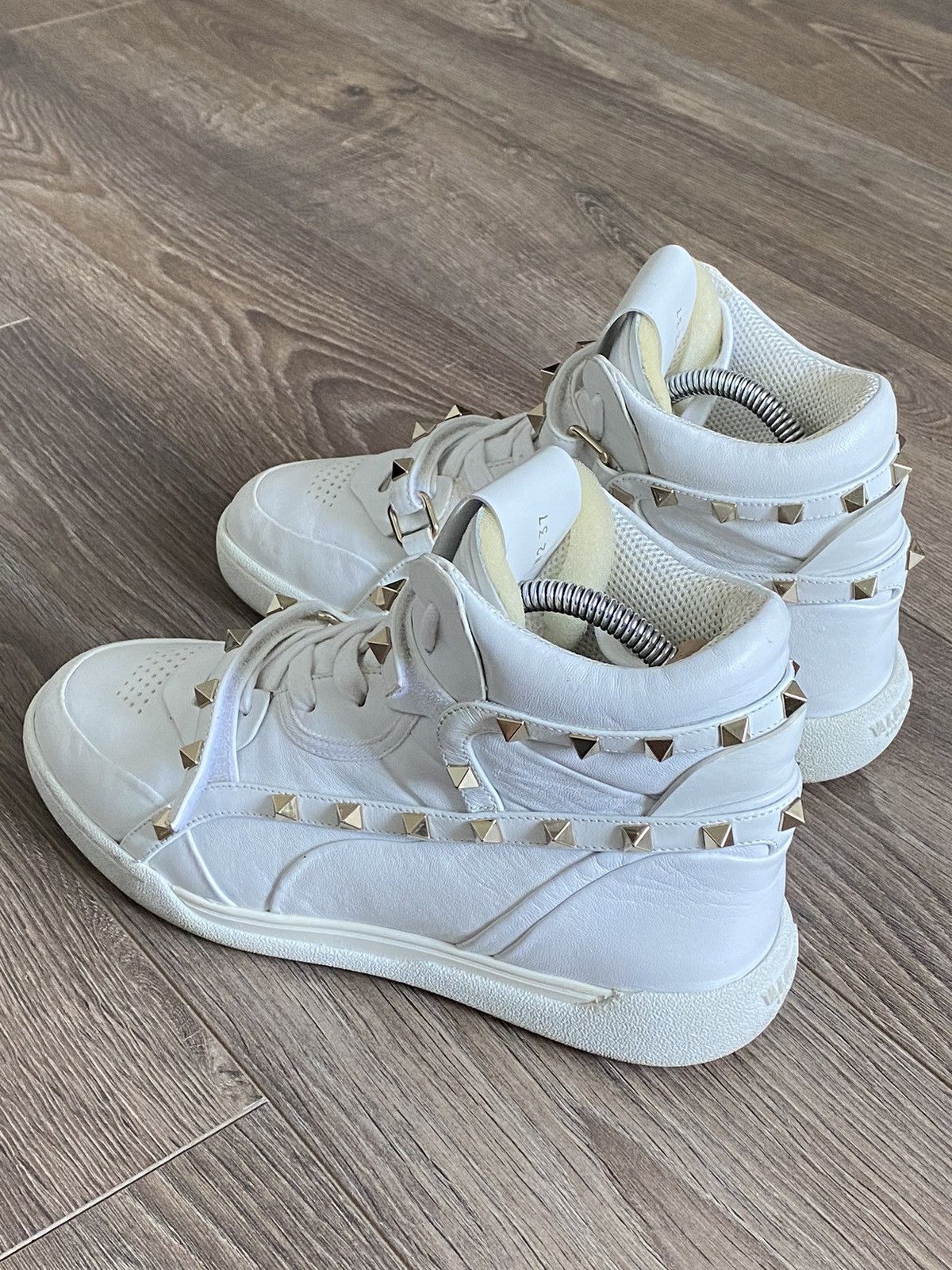 Valentino Valentino White Leather Rockstud Amor High Top Trainers Size US 7 / IT 37 - 10 Thumbnail