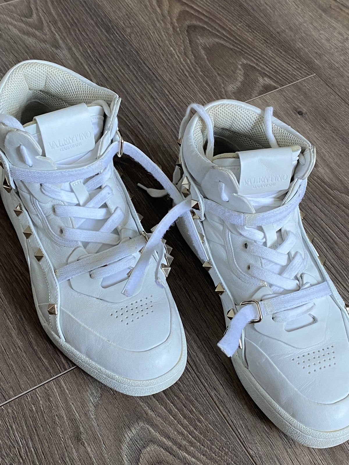 Valentino Valentino White Leather Rockstud Amor High Top Trainers Size US 7 / IT 37 - 17 Thumbnail
