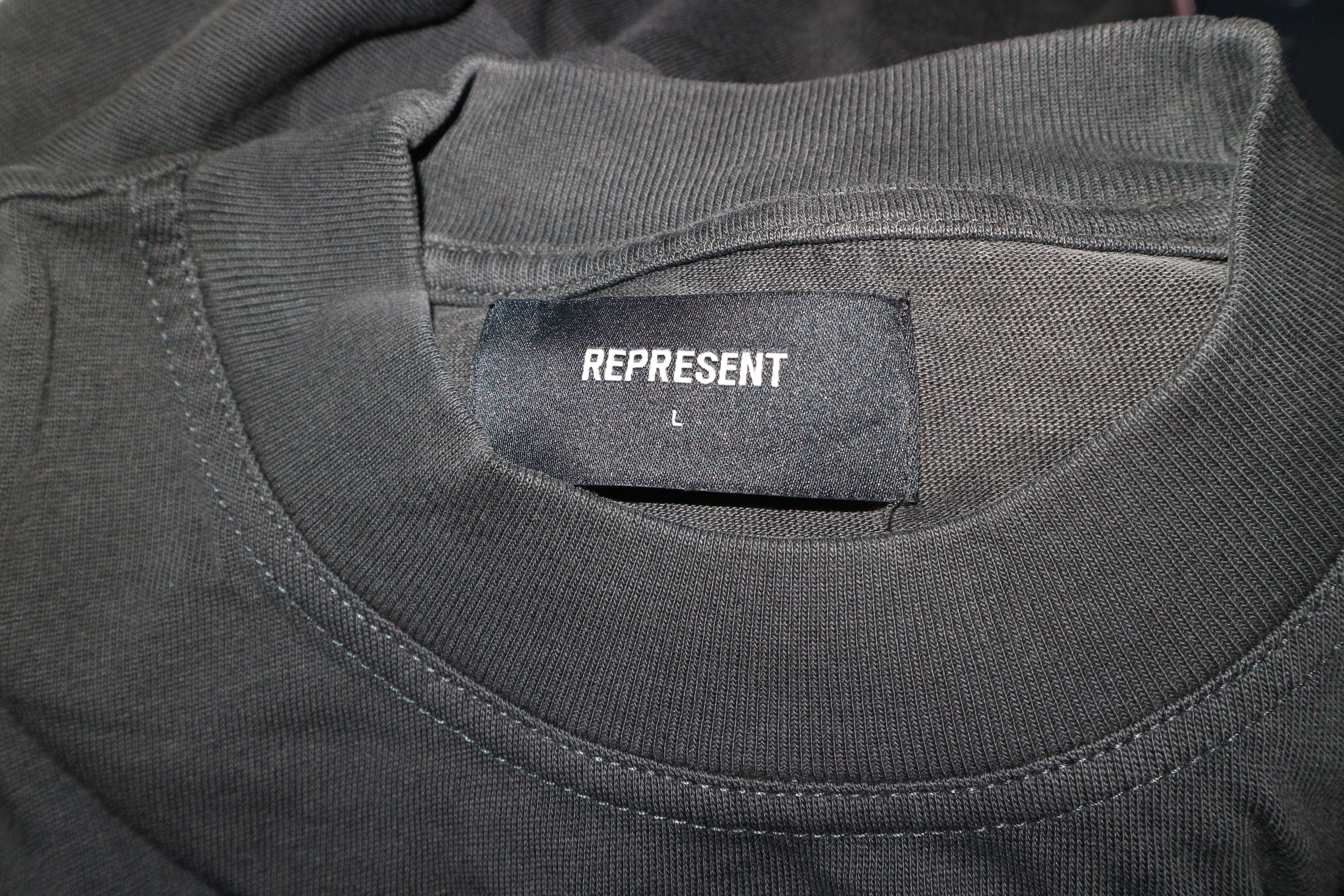 Represent Clo. BRAND NEW! Born to roar t-shirt Size US L / EU 52-54 / 3 - 5 Thumbnail