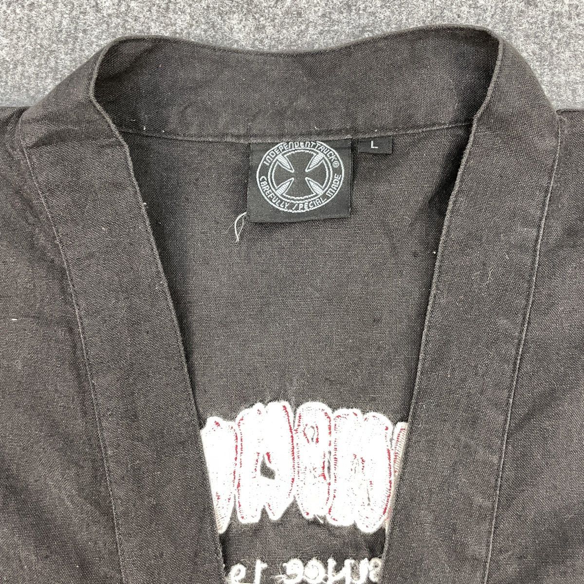 Independent Truck Co. × Vintage RARE Vintage Independent Truck Kimono Embroidery Logo Size US L / EU 52-54 / 3 - 4 Thumbnail