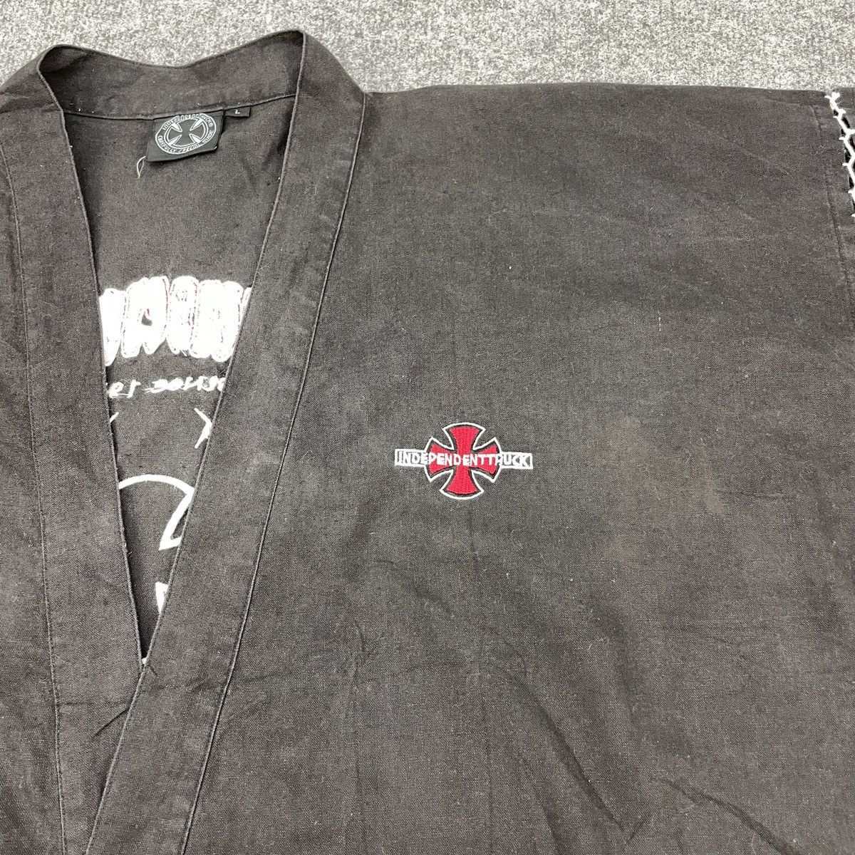 Independent Truck Co. × Vintage RARE Vintage Independent Truck Kimono Embroidery Logo Size US L / EU 52-54 / 3 - 3 Thumbnail