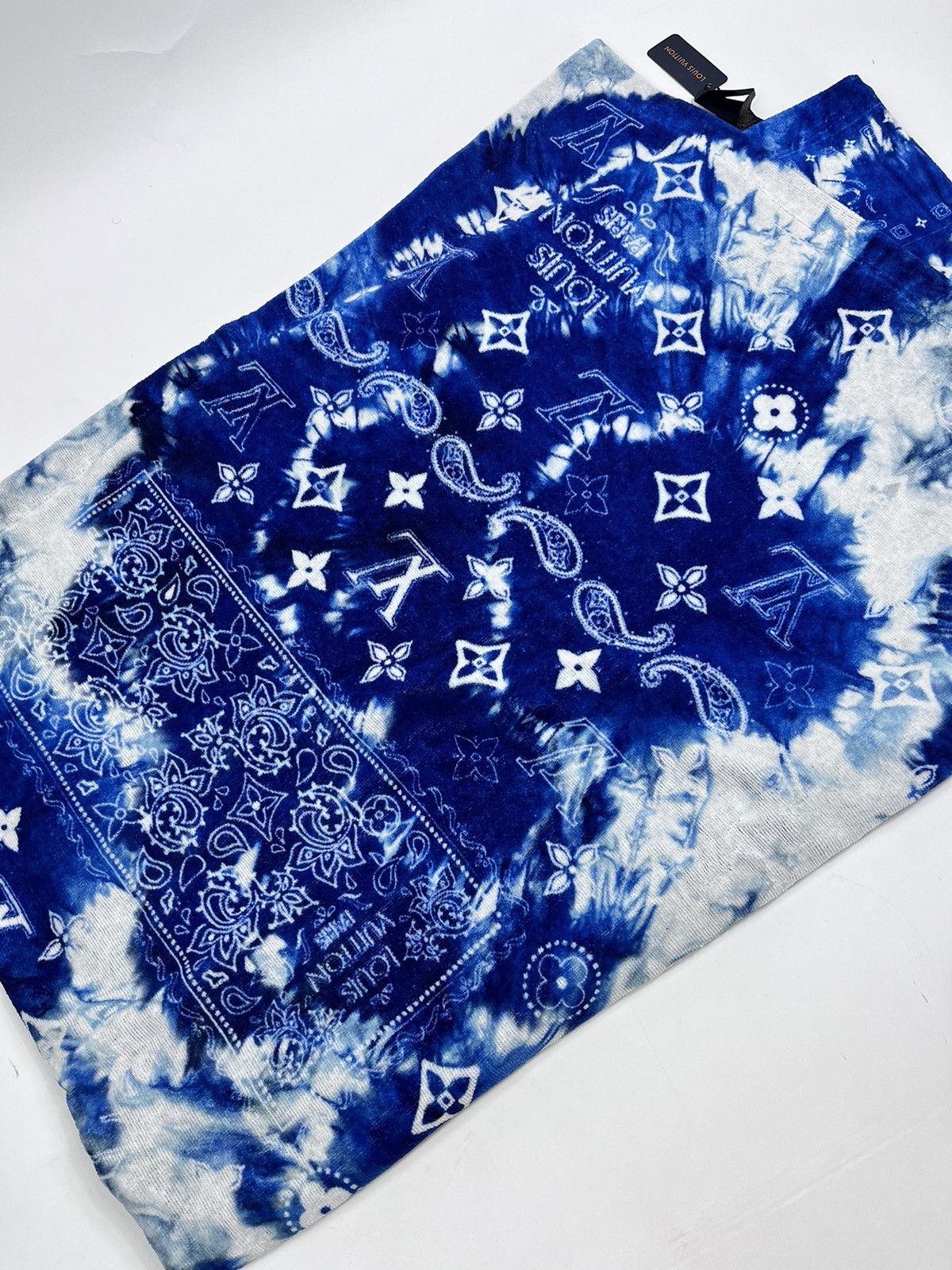 Louis Vuitton × Virgil Abloh LOUIS VUITTON MP3347 MONOGRAM BANDANA BEACH TOWEL Size ONE SIZE - 1 Thumbnail