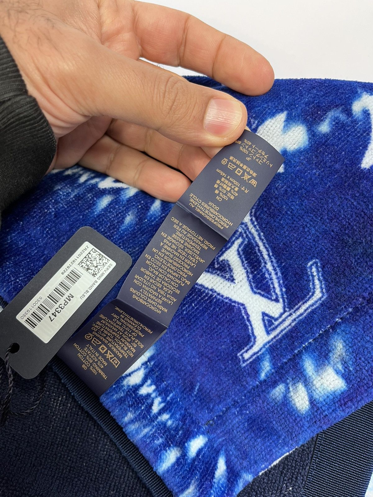 Louis Vuitton × Virgil Abloh LOUIS VUITTON MP3347 MONOGRAM BANDANA BEACH TOWEL Size ONE SIZE - 6 Thumbnail