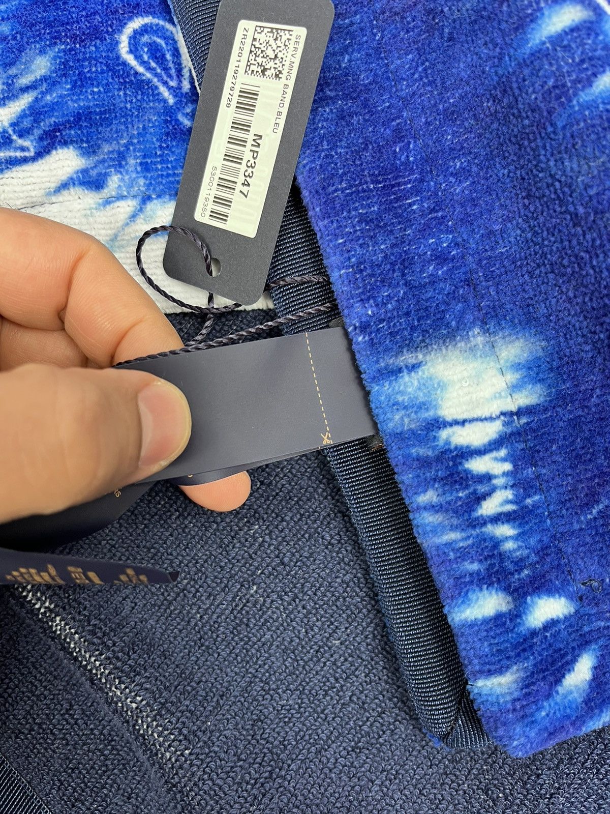 Louis Vuitton × Virgil Abloh LOUIS VUITTON MP3347 MONOGRAM BANDANA BEACH TOWEL Size ONE SIZE - 8 Thumbnail