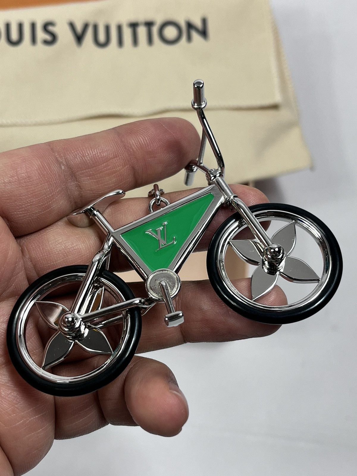 Louis Vuitton LOUIS VUITTON BMX BIKE BAG CHARM RARE Size ONE SIZE - 7 Thumbnail
