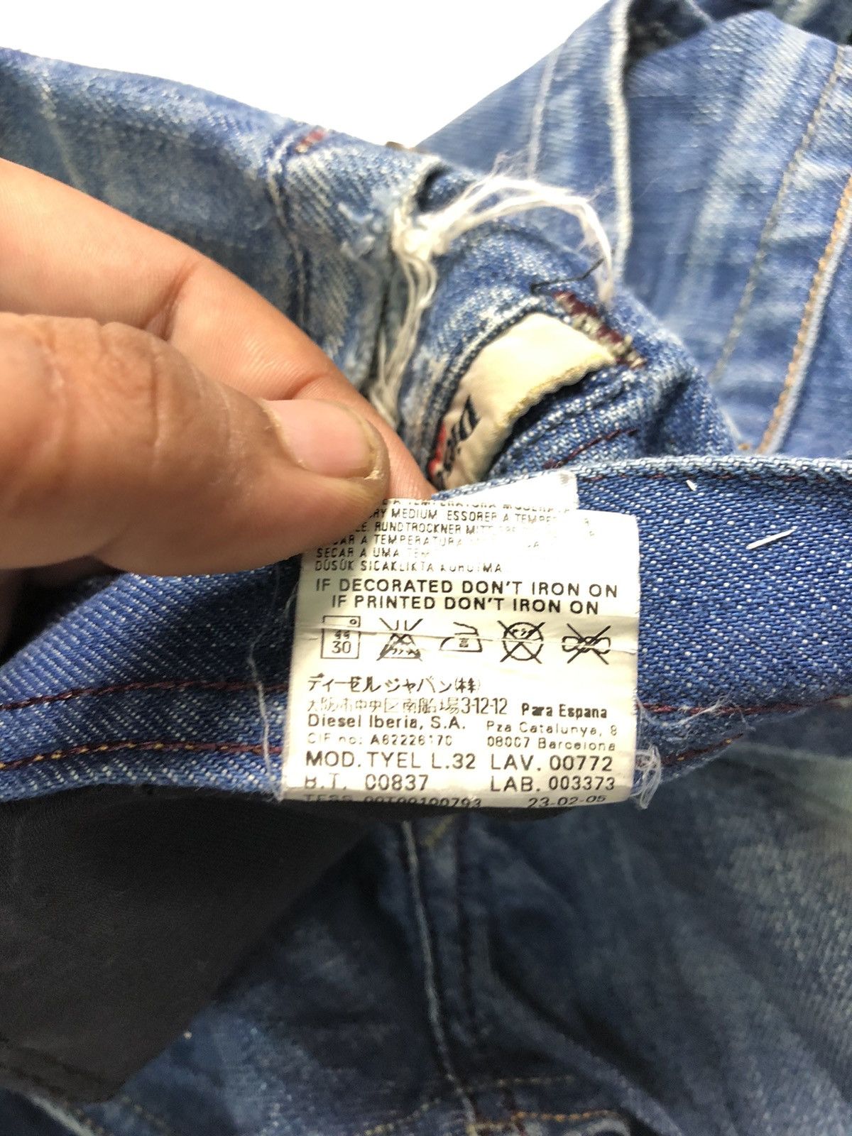 Diesel × Vintage VINTAGE DIESEL BLUE WASH DISTRESSED DENIM MADE IN ITALY🇮🇹 Size US 32 / EU 48 - 12 Thumbnail