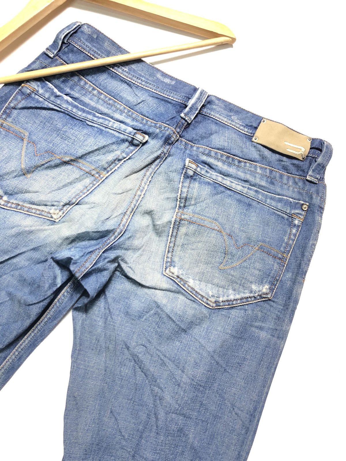 Diesel × Vintage VINTAGE DIESEL BLUE WASH DISTRESSED DENIM MADE IN ITALY🇮🇹 Size US 32 / EU 48 - 5 Thumbnail
