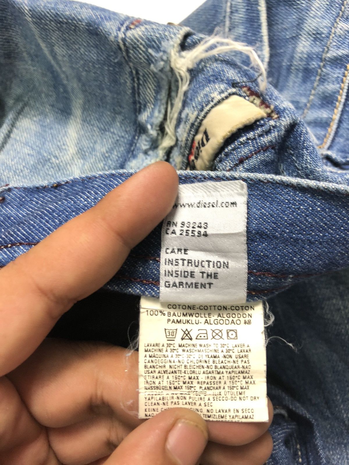 Diesel × Vintage VINTAGE DIESEL BLUE WASH DISTRESSED DENIM MADE IN ITALY🇮🇹 Size US 32 / EU 48 - 11 Thumbnail