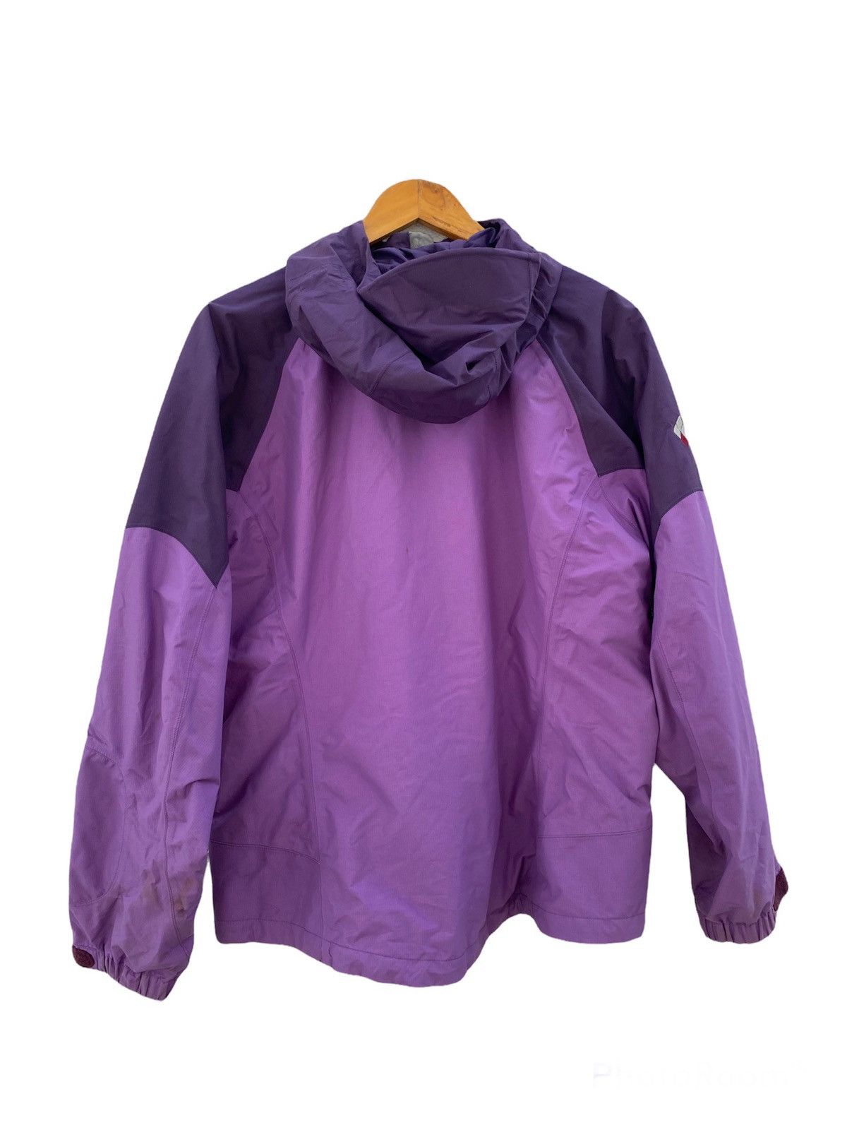 Goretex Montbell Goretex Windbreaker Jacket Light Color Design Size US L / EU 52-54 / 3 - 6 Thumbnail