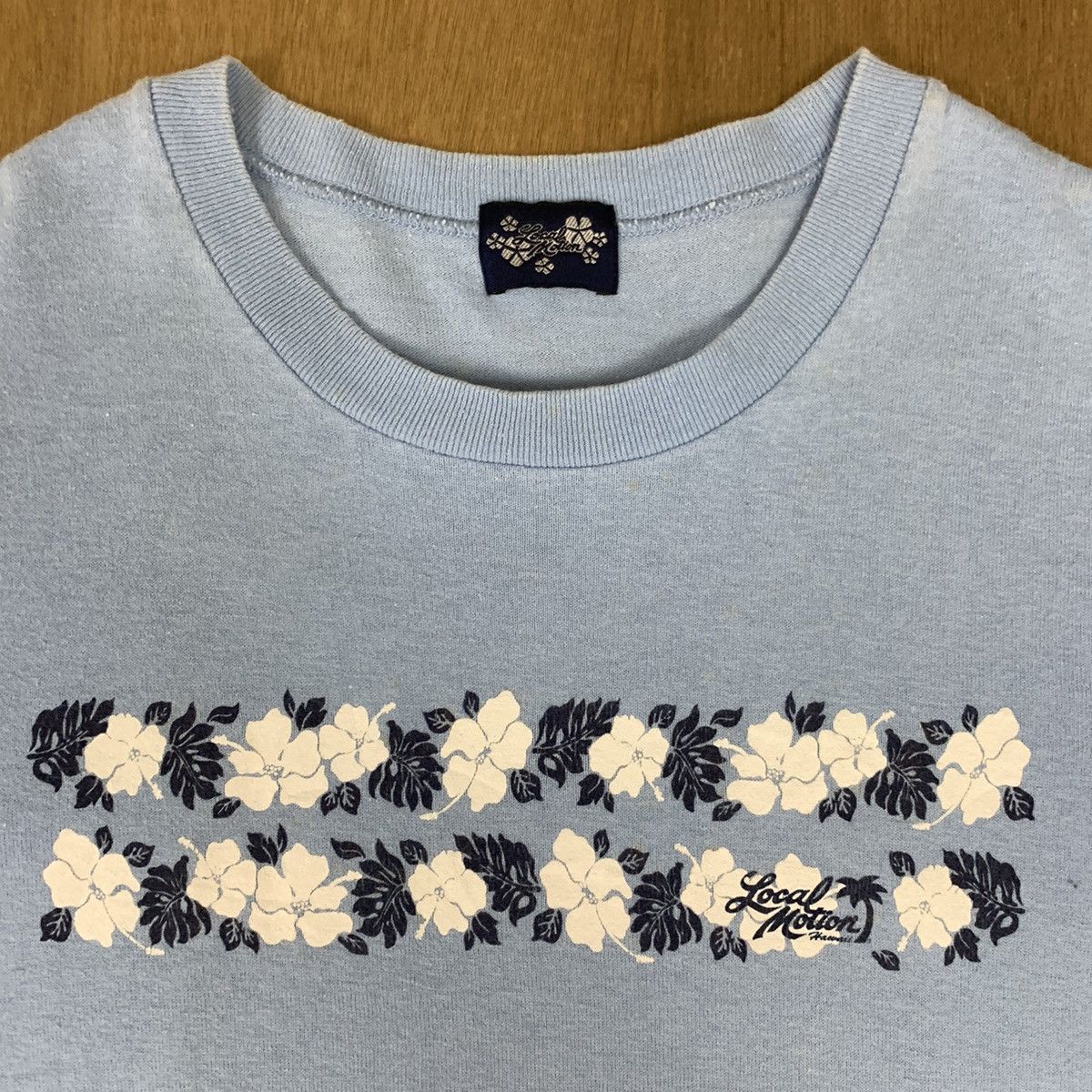Other Vintag 90s LOCAL MOTION Hawai Floral Single Stitch Surf Tee Size US XS / EU 42 / 0 - 8 Thumbnail