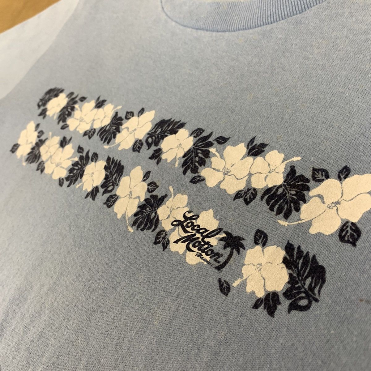 Other Vintag 90s LOCAL MOTION Hawai Floral Single Stitch Surf Tee Size US XS / EU 42 / 0 - 7 Thumbnail