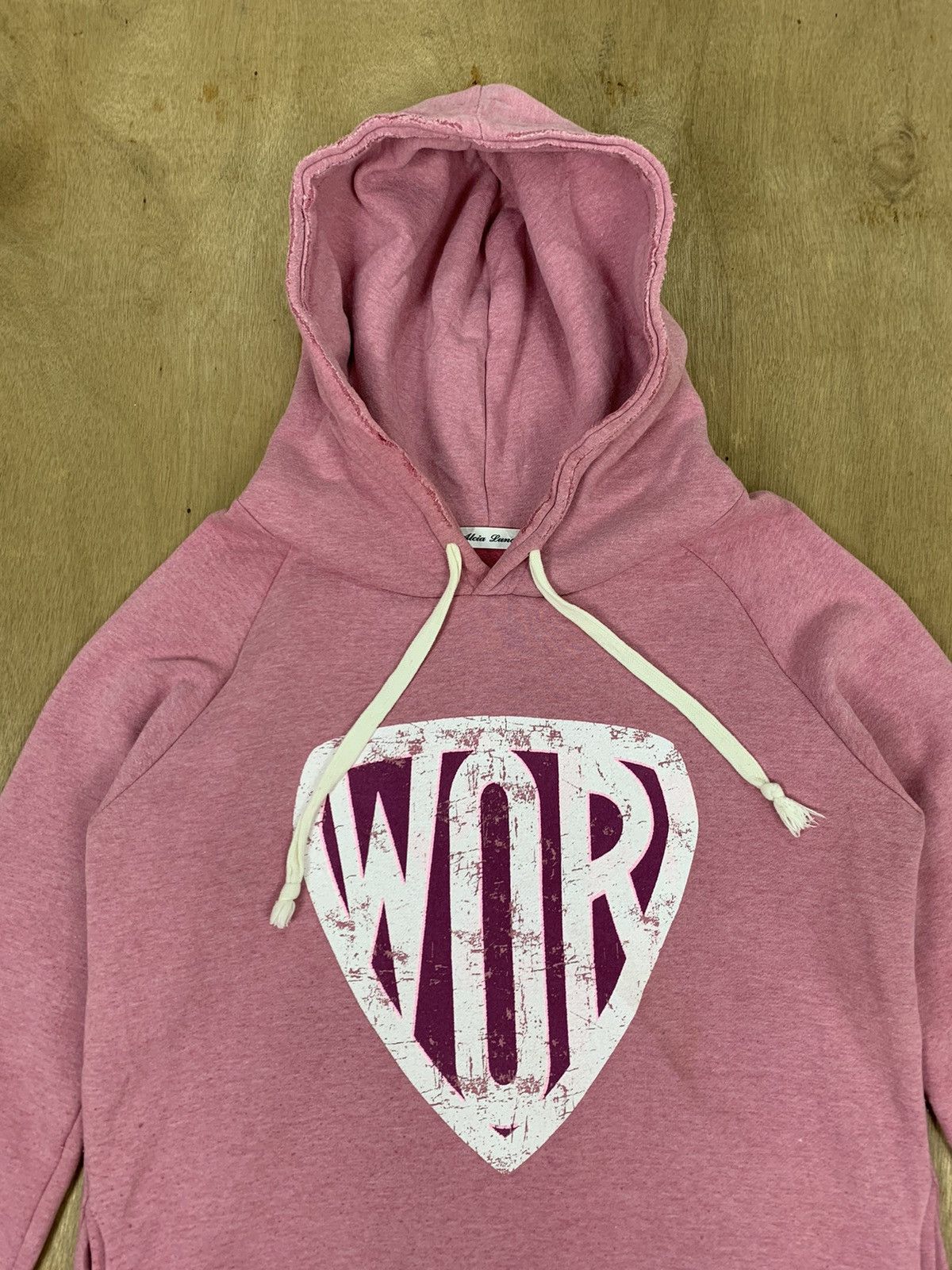 Japanese Brand × Pink ALCIA LUNA WOR BigLogo Graphic Print Pullover Hoodie Jacket Size US L / EU 52-54 / 3 - 3 Thumbnail
