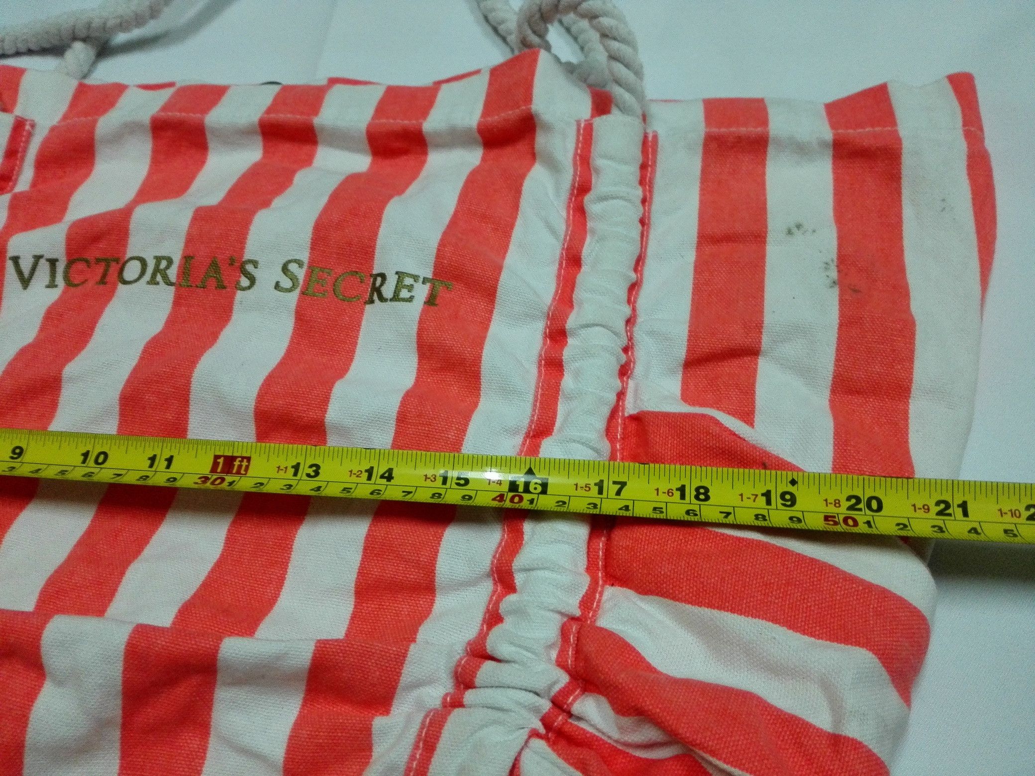 Victoria's Secret Love Victoria's Secret Handbag Shopping Size ONE SIZE - 7 Thumbnail