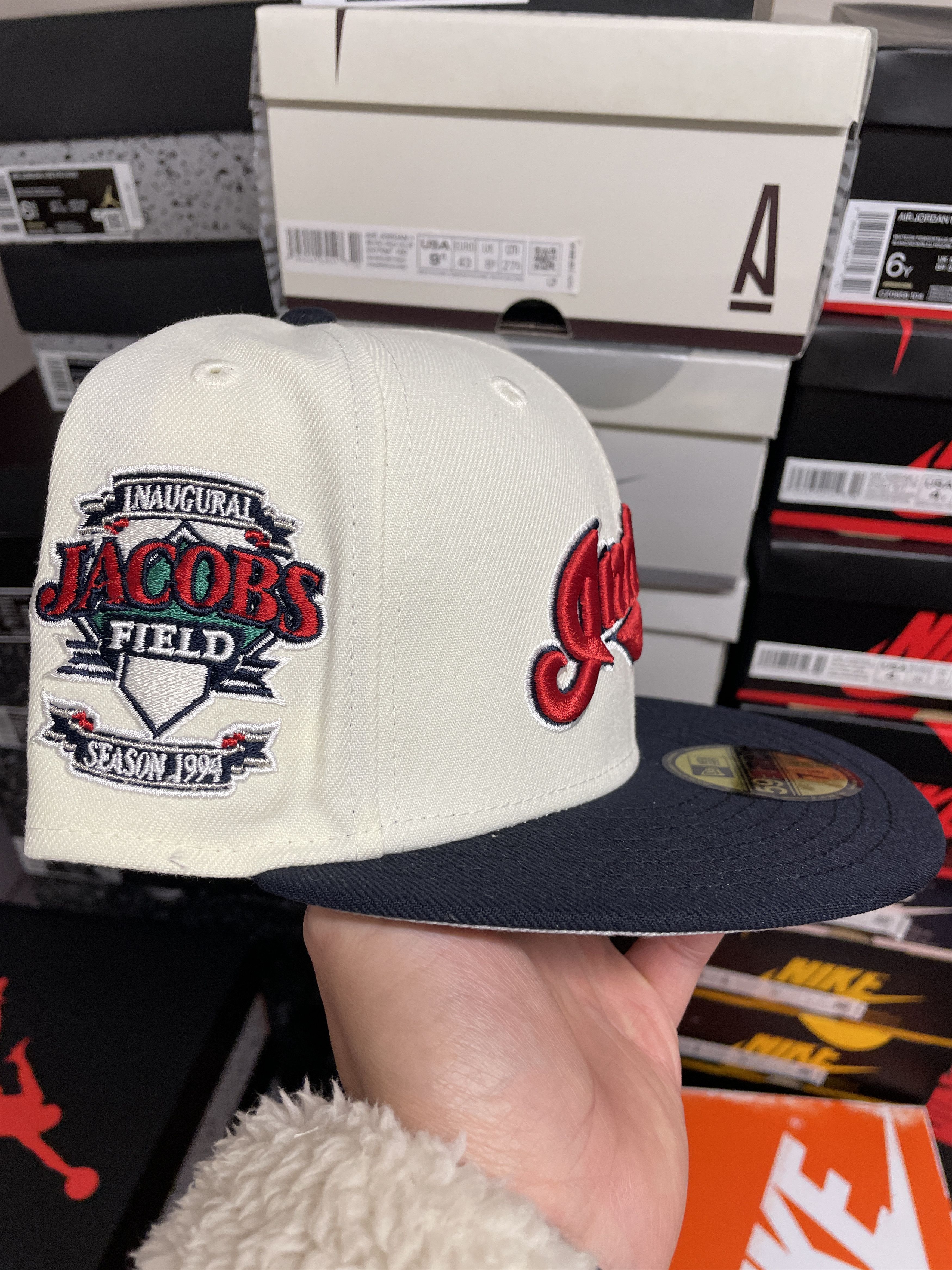 Hat Club × MLB × New Era 7 1/8 Hatclub Script Cleveland Indians Jacobs Field Season Size ONE SIZE - 3 Thumbnail