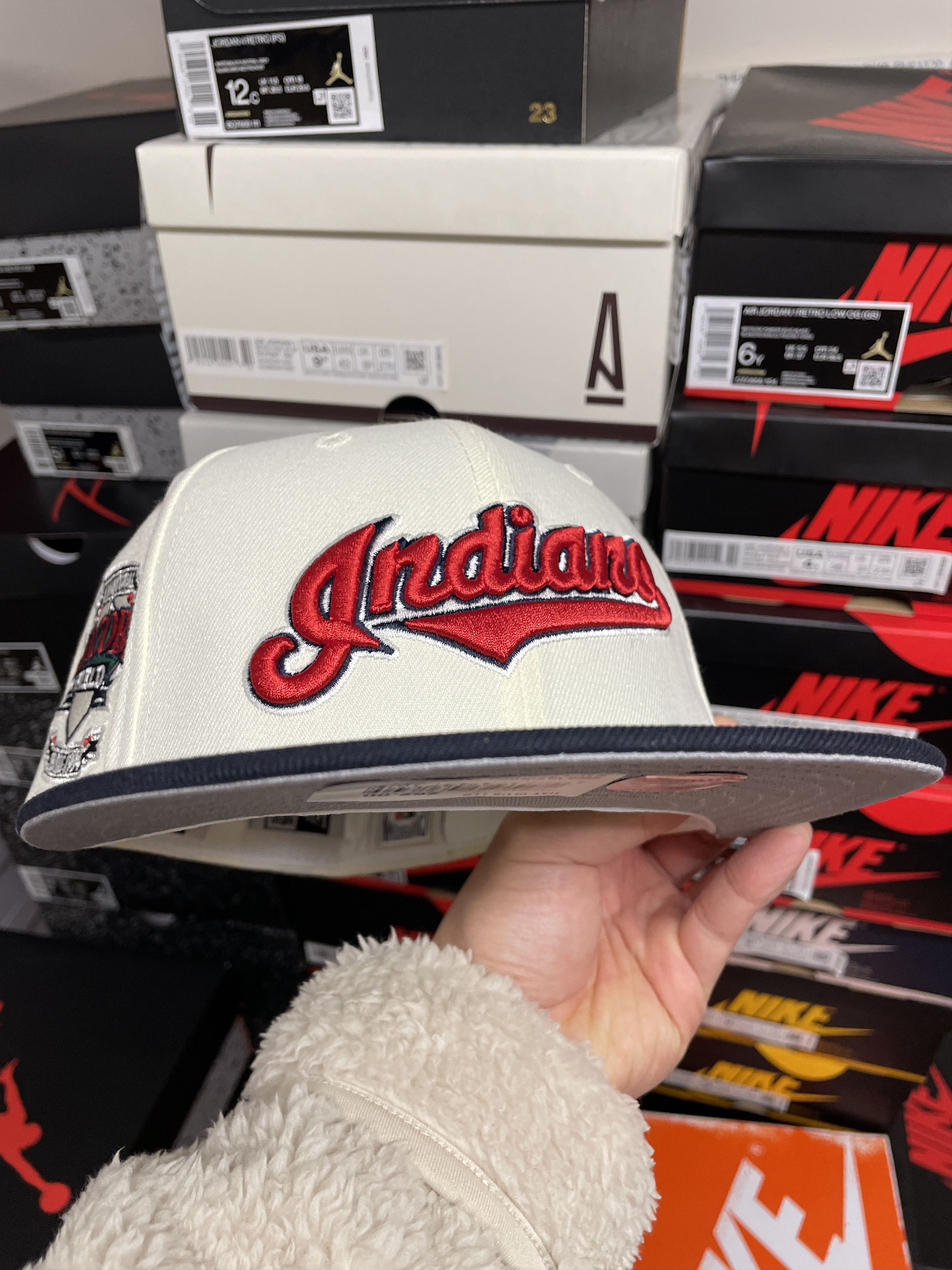 Hat Club × MLB × New Era 7 1/8 Hatclub Script Cleveland Indians Jacobs Field Season Size ONE SIZE - 7 Thumbnail