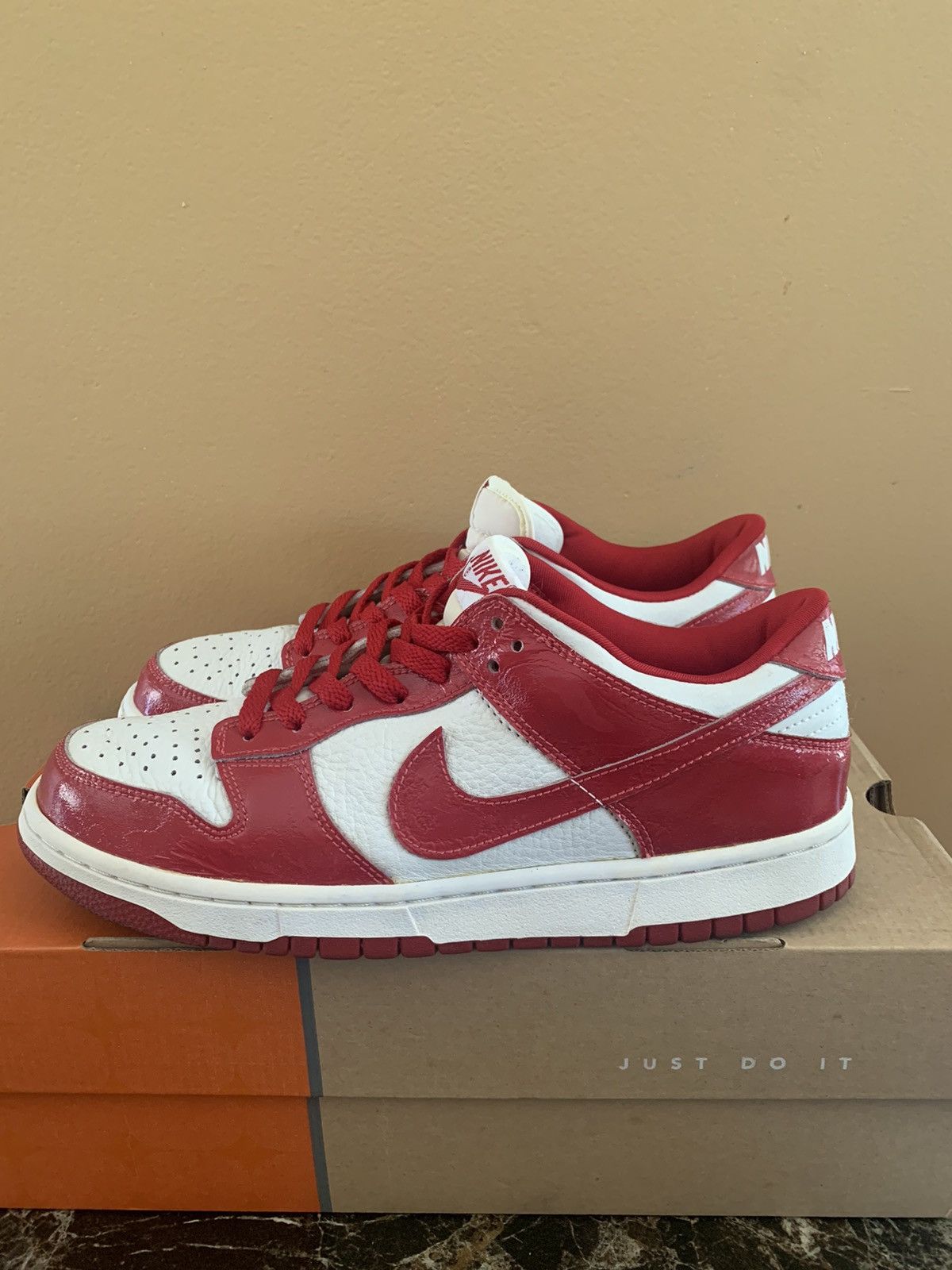 Nike Nike Dunk Low Patent Leather 2001 Varsity Red EU Exclusive Size US 9 / EU 42 - 3 Thumbnail