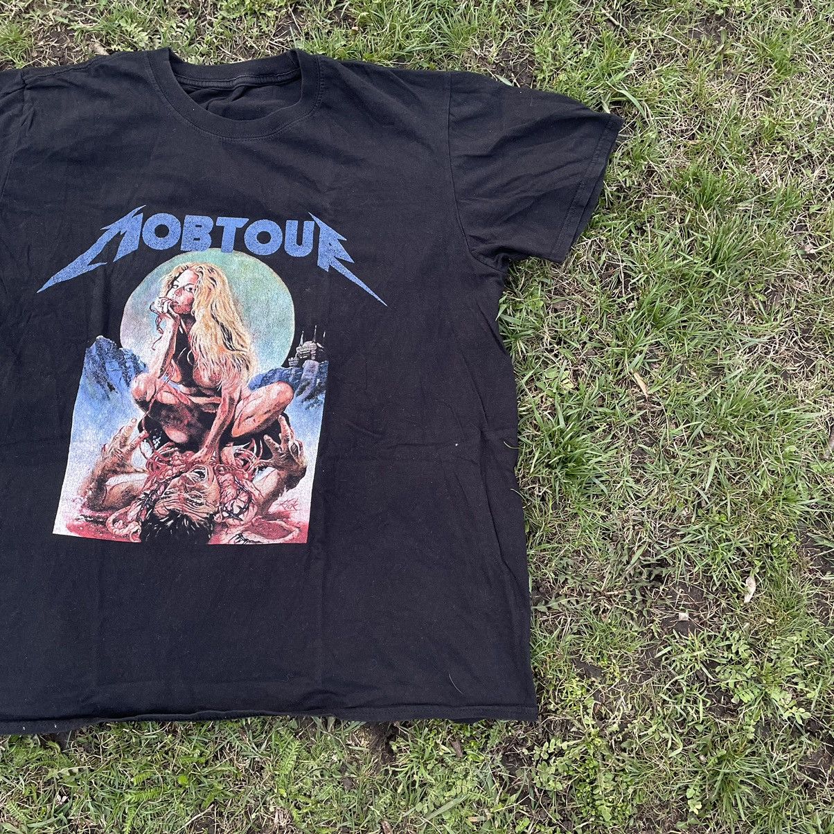 Band Tees Vintage 90s Vampire Skulls Sexy Babe Dead Face Horror Tee Size US M / EU 48-50 / 2 - 3 Thumbnail
