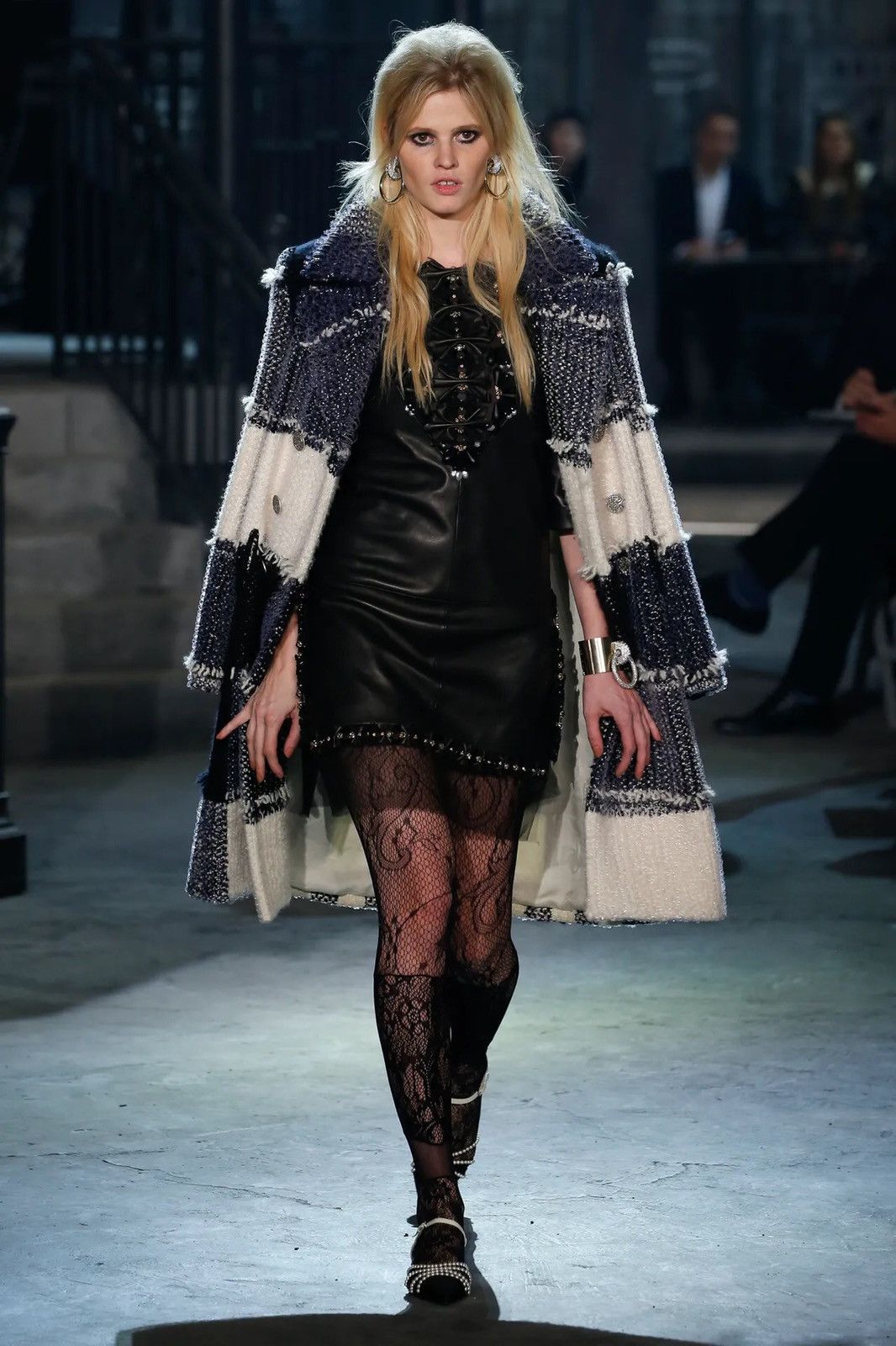 Chanel Chanel 2016 Runway Paris To Rome Cashmere Tweed Coat 34 Size XXS / US 00 / IT 34 - 1 Thumbnail