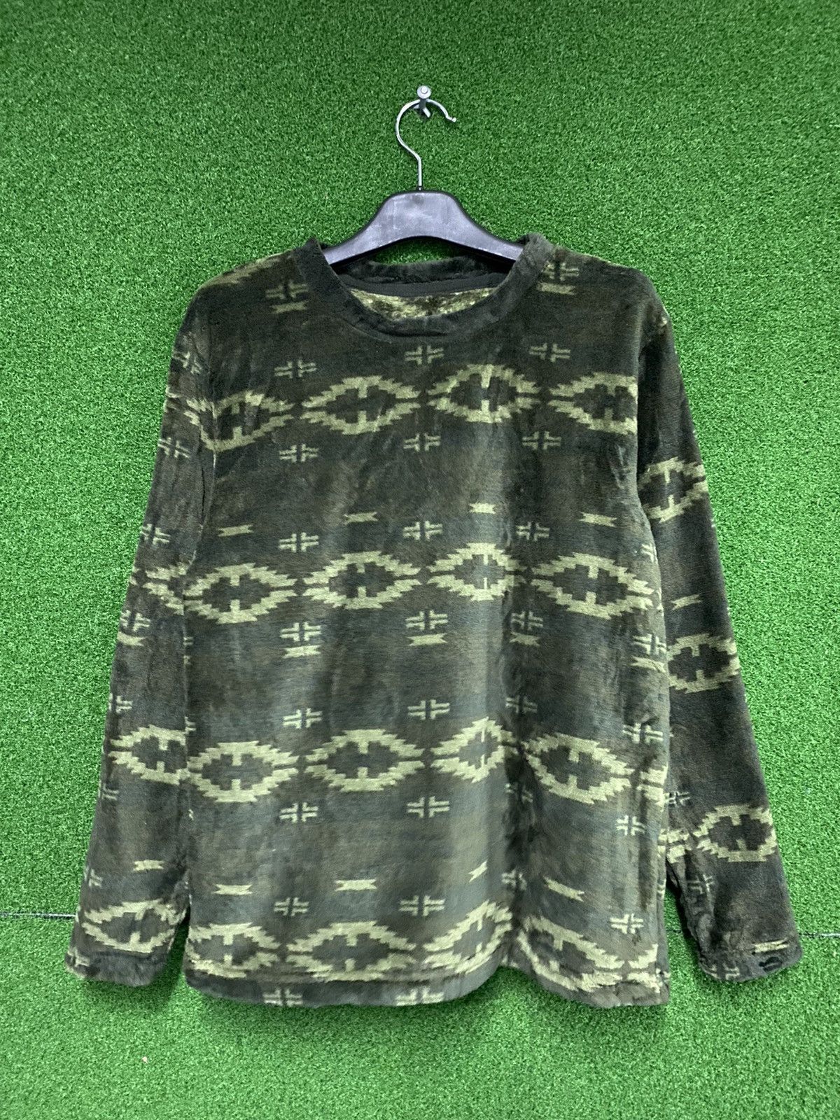 Japanese Brand × Uniqlo UNIQLO NATIVE PRINTED FLEECE SHIRT Size US M / EU 48-50 / 2 - 1 Thumbnail
