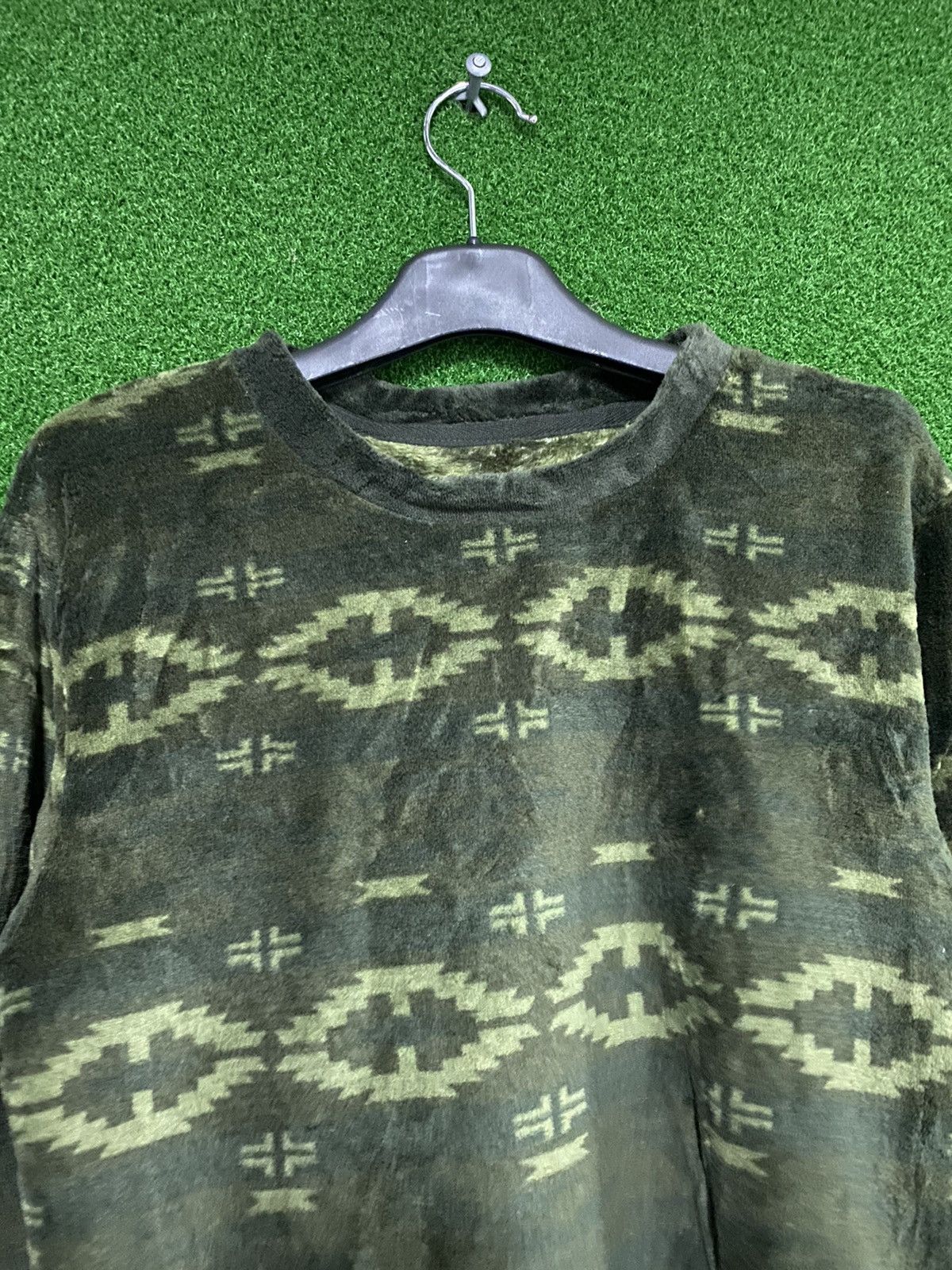 Japanese Brand × Uniqlo UNIQLO NATIVE PRINTED FLEECE SHIRT Size US M / EU 48-50 / 2 - 3 Thumbnail