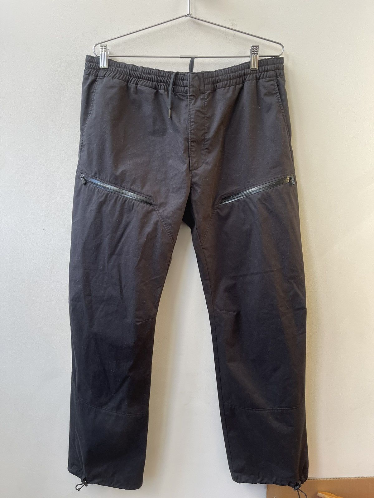 Louis Vuitton Louis Vuitton Pants Front Zip Black Size US 34 / EU 50 - 1 Thumbnail