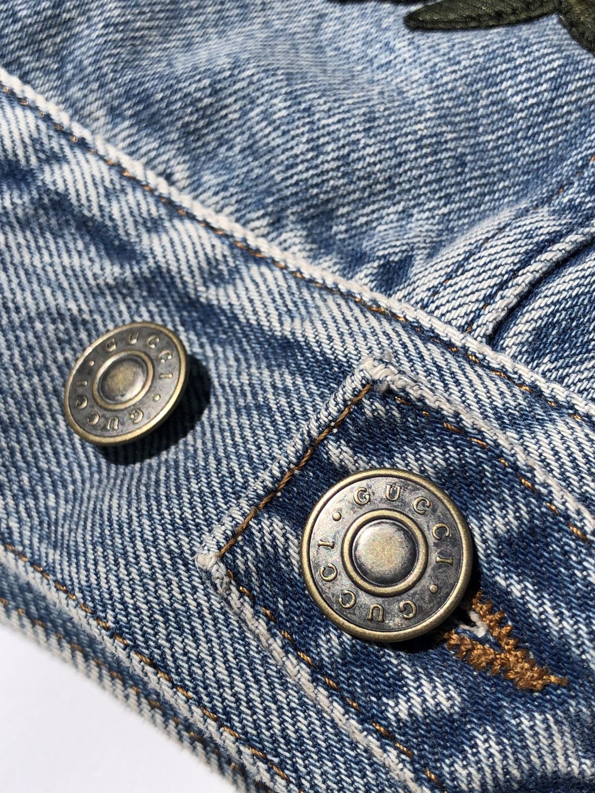 Gucci Gucci DIY Embroidered Shearling Denim Jacket 40 Size US S / EU 44-46 / 1 - 9 Thumbnail