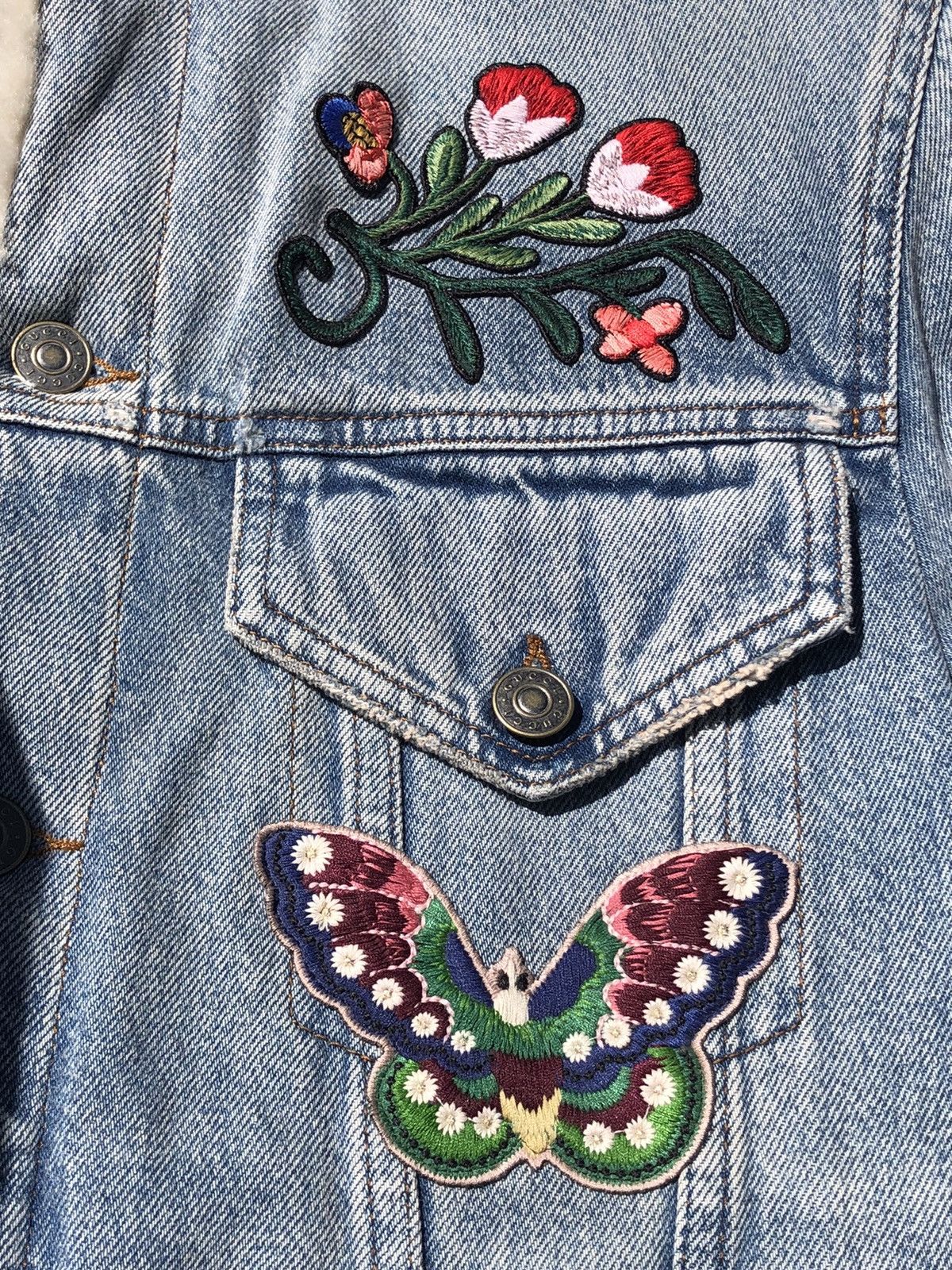 Gucci Gucci DIY Embroidered Shearling Denim Jacket 40 Size US S / EU 44-46 / 1 - 10 Thumbnail