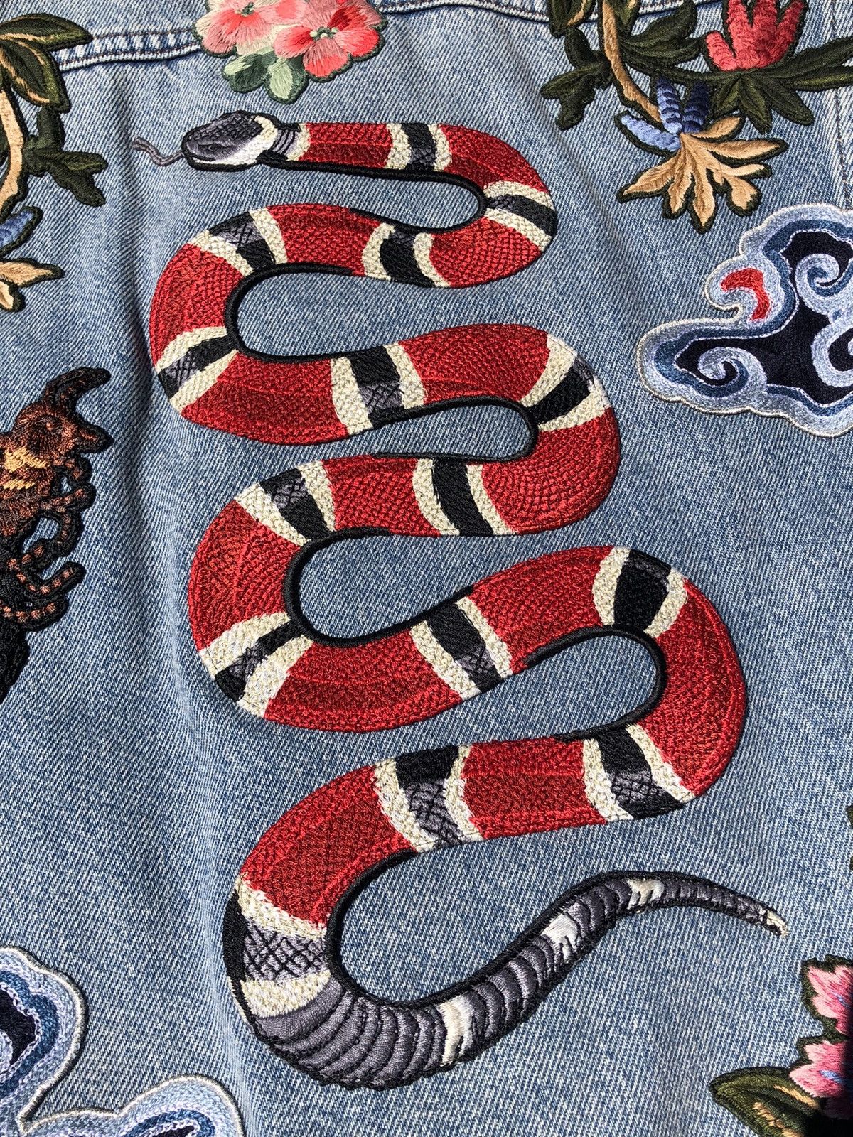 Gucci Gucci DIY Embroidered Shearling Denim Jacket 40 Size US S / EU 44-46 / 1 - 5 Thumbnail