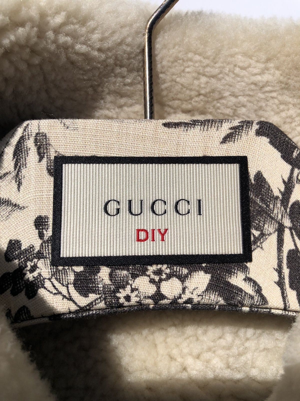 Gucci Gucci DIY Embroidered Shearling Denim Jacket 40 Size US S / EU 44-46 / 1 - 11 Thumbnail