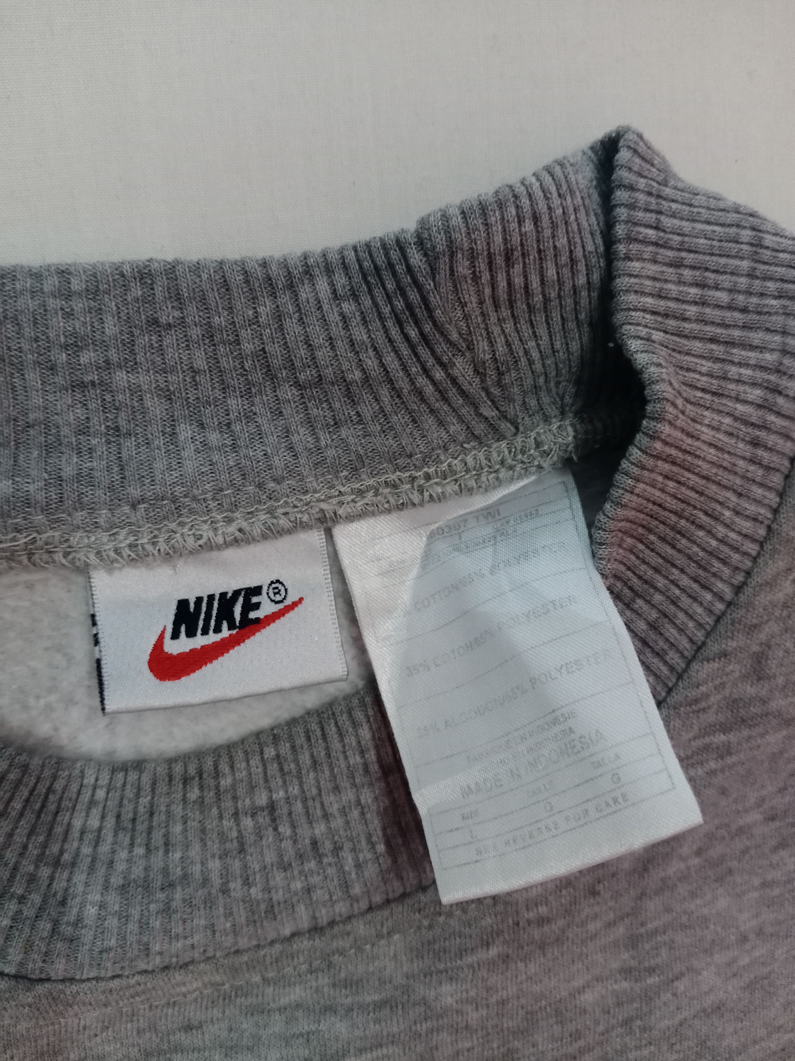Nike × Vintage Vintage 90s Nike USA Big Logo Sweatshirt Size US XL / EU 56 / 4 - 3 Thumbnail
