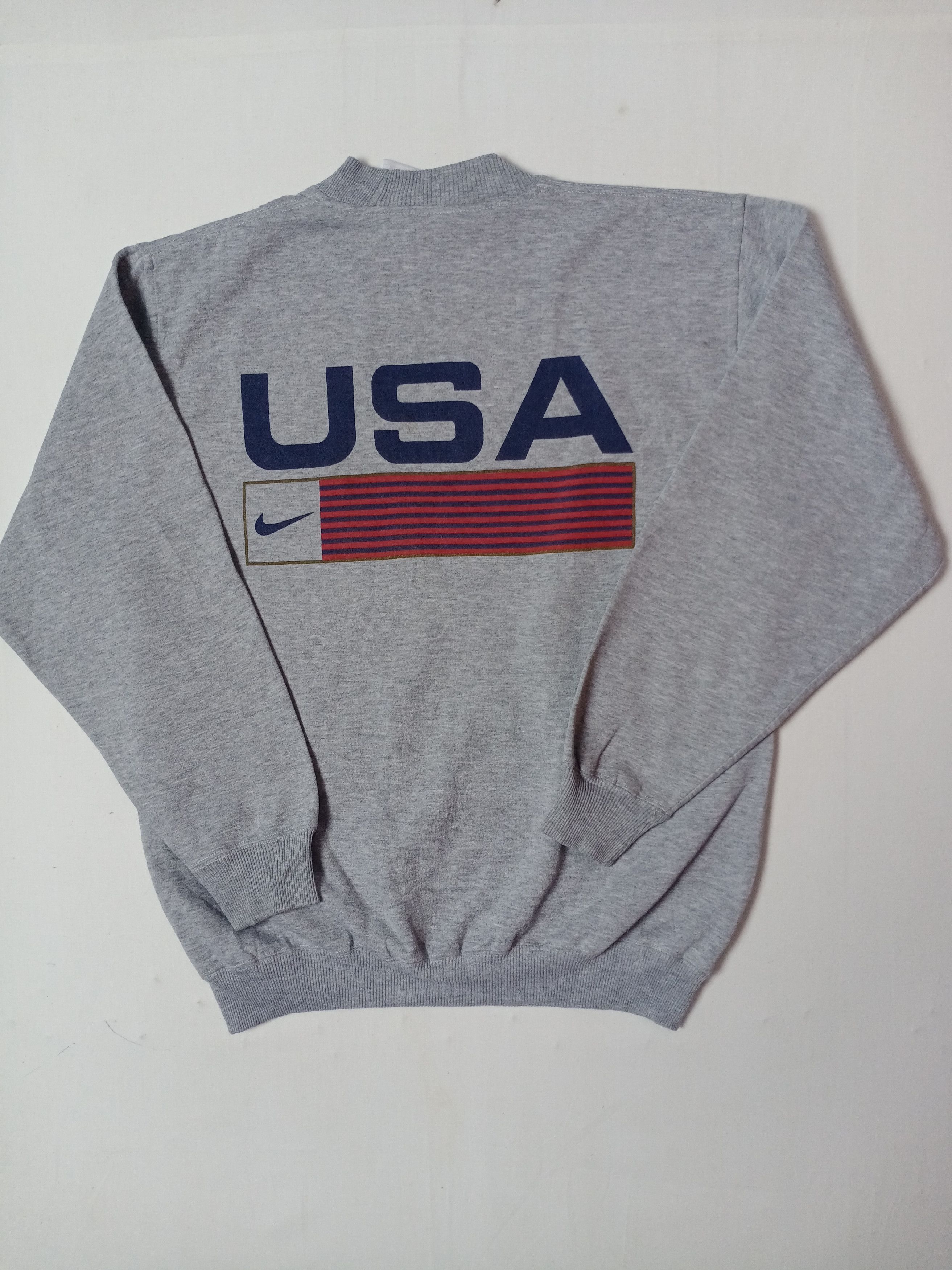 Nike × Vintage Vintage 90s Nike USA Big Logo Sweatshirt Size US XL / EU 56 / 4 - 1 Thumbnail