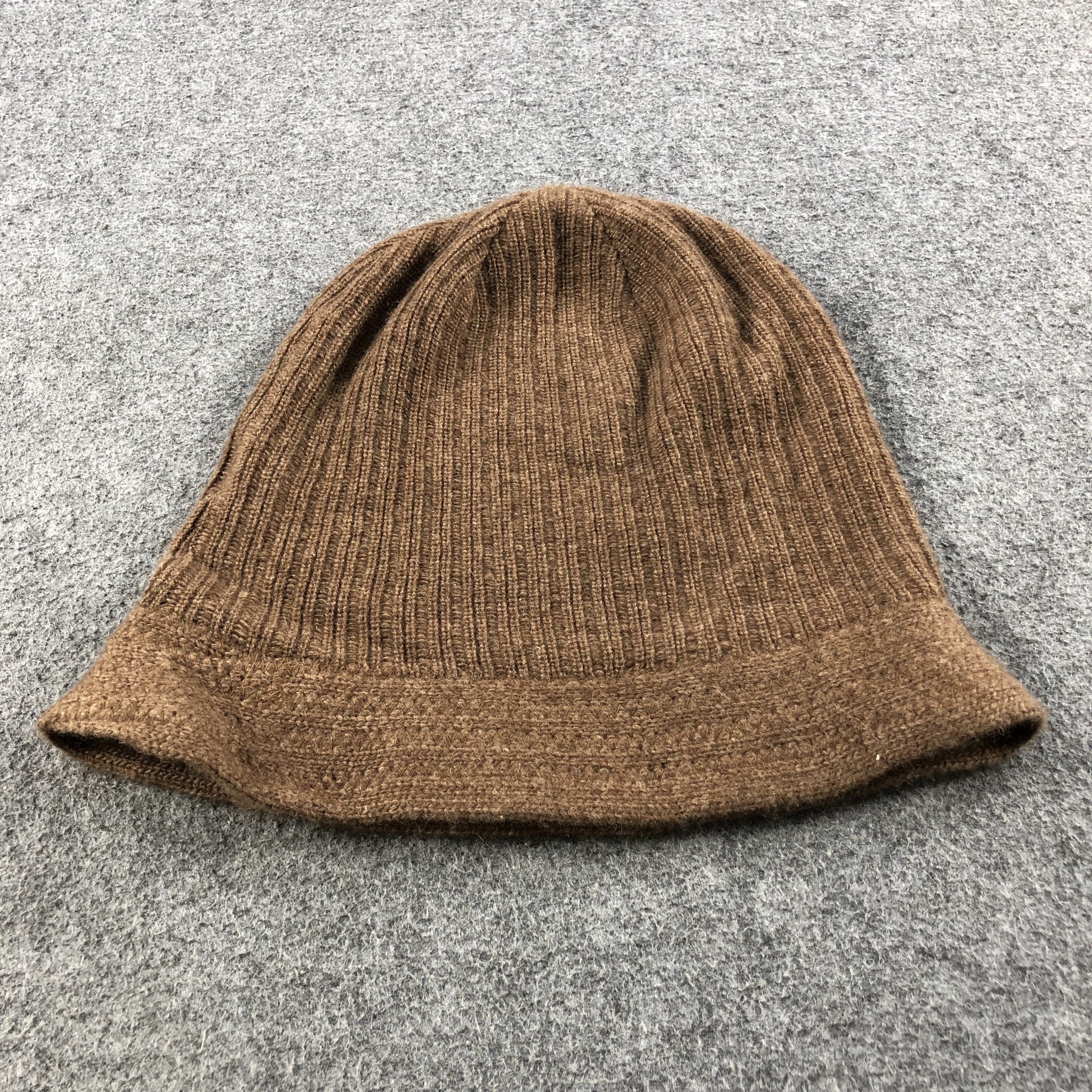 Hypebeast Chloe Cashmere Bucket Hat Beanie Snowcap Snow Hat B280 Size ONE SIZE - 5 Thumbnail