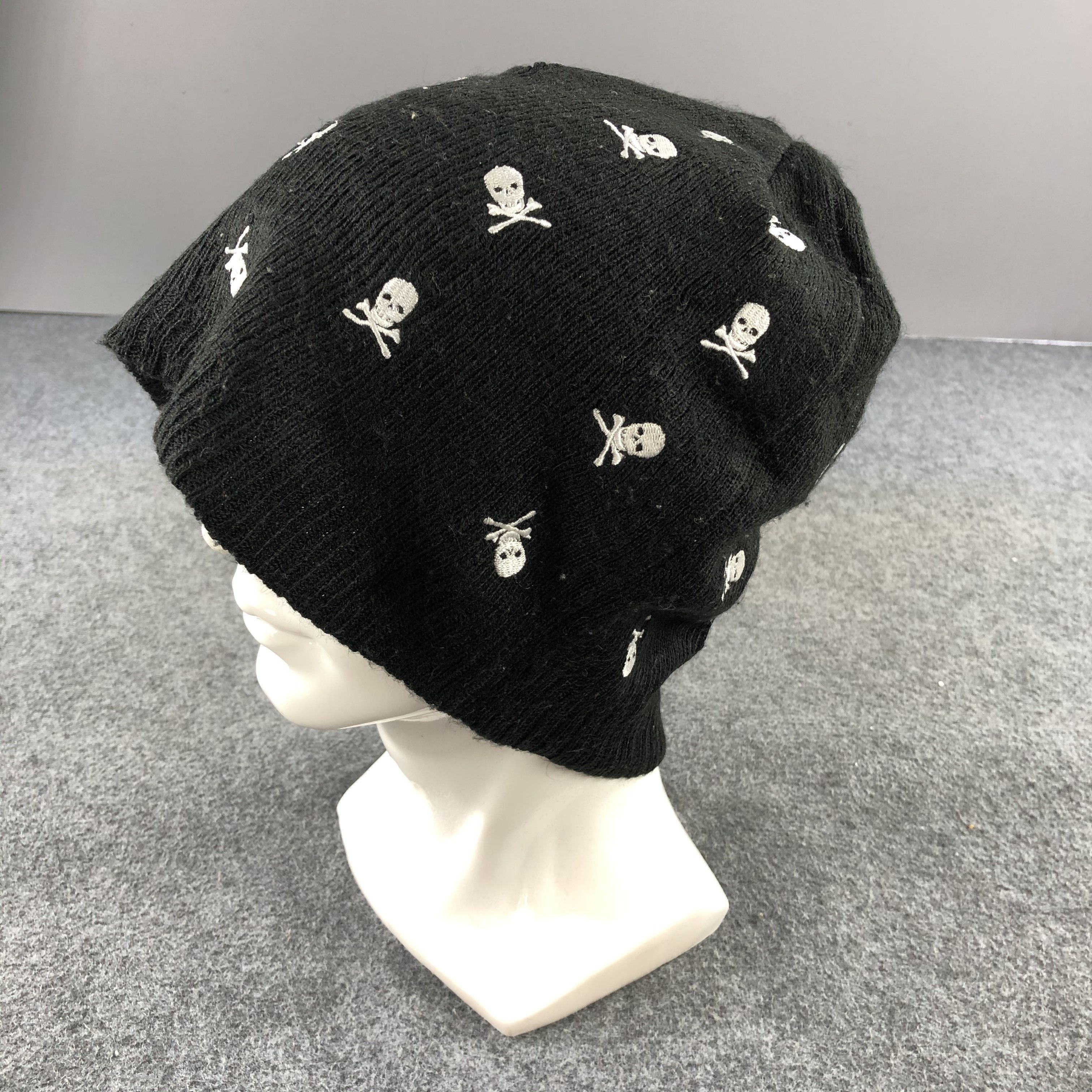 Seditionaries Unknown Sagres Mini Skulls Beanie Snowcap Snow Hat B488 Size ONE SIZE - 1 Thumbnail