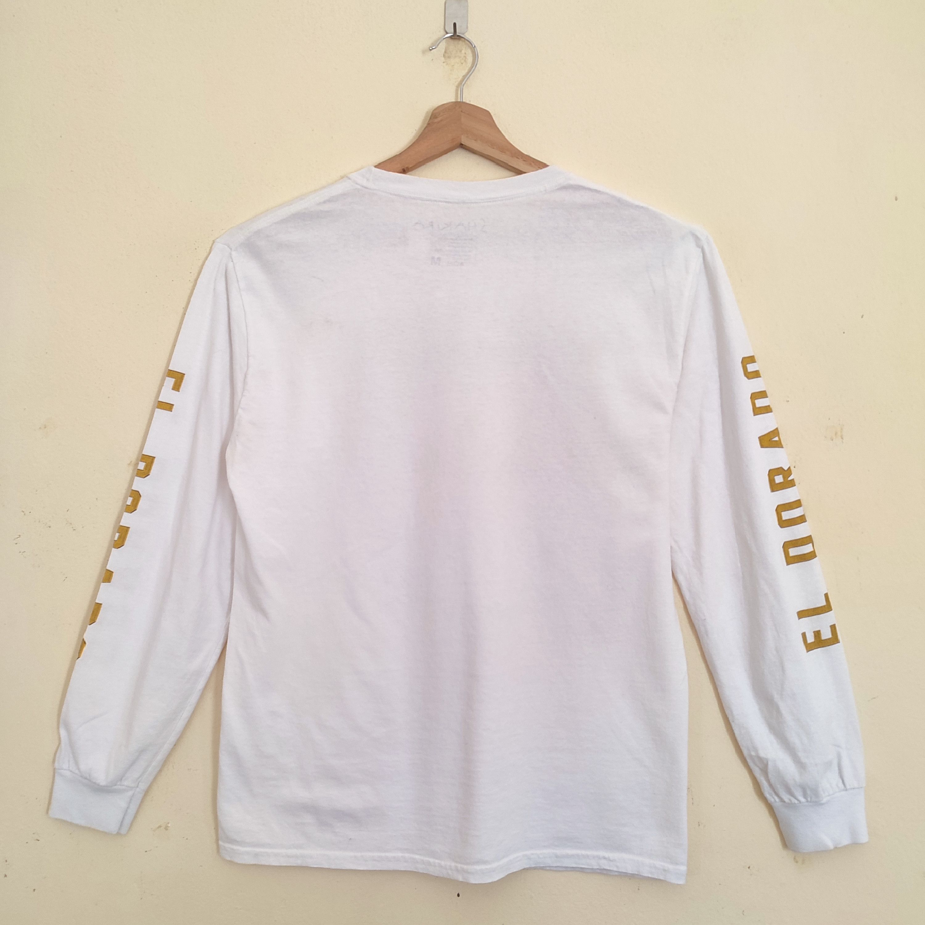 Band Tees SHAKIRA Famous Singer Long Sleeve Tshirt Size US M / EU 48-50 / 2 - 2 Thumbnail